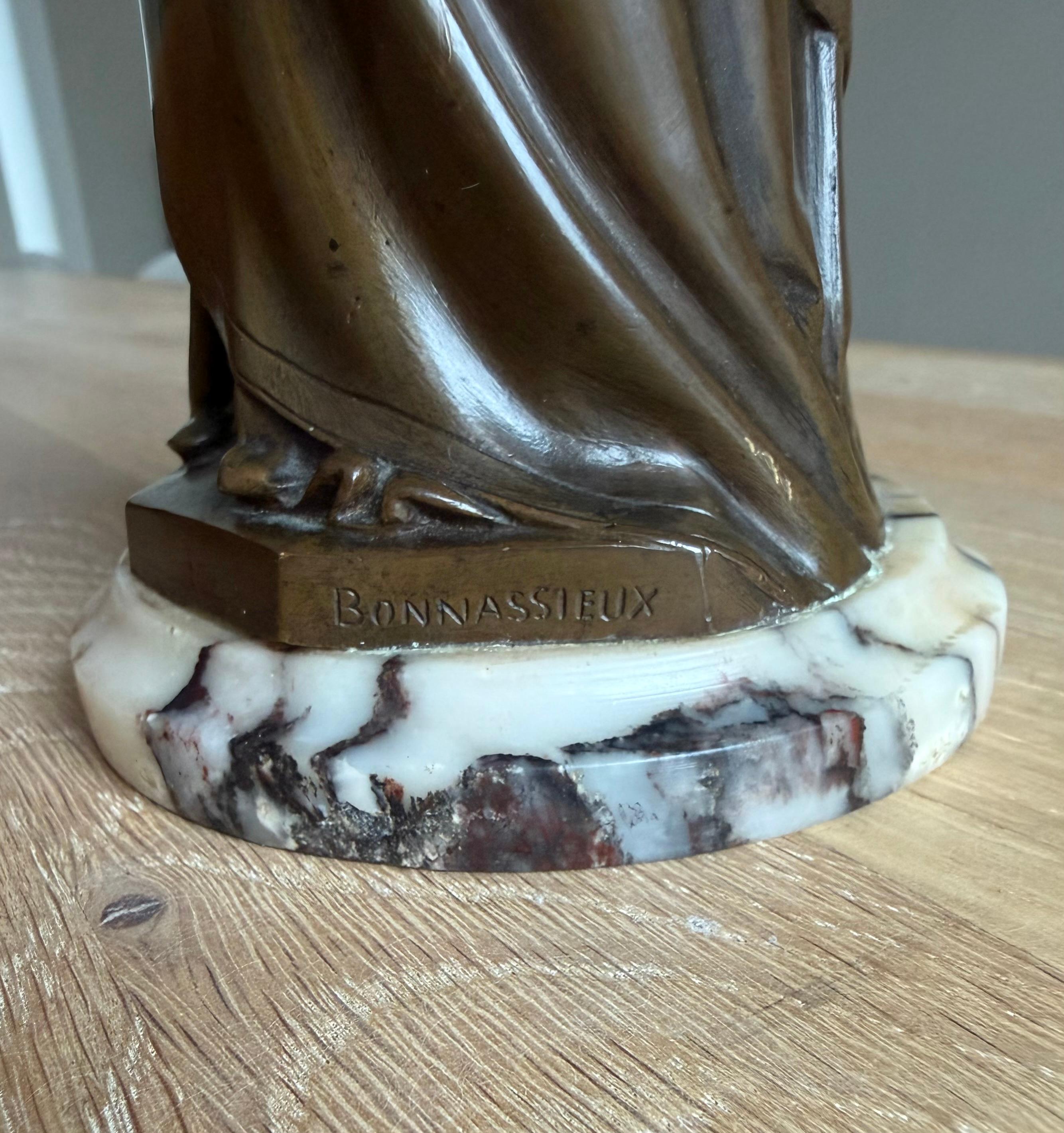 Sculpture religieuse Marie et Child en bronze fin, montée sur un socle en marbre en vente 5