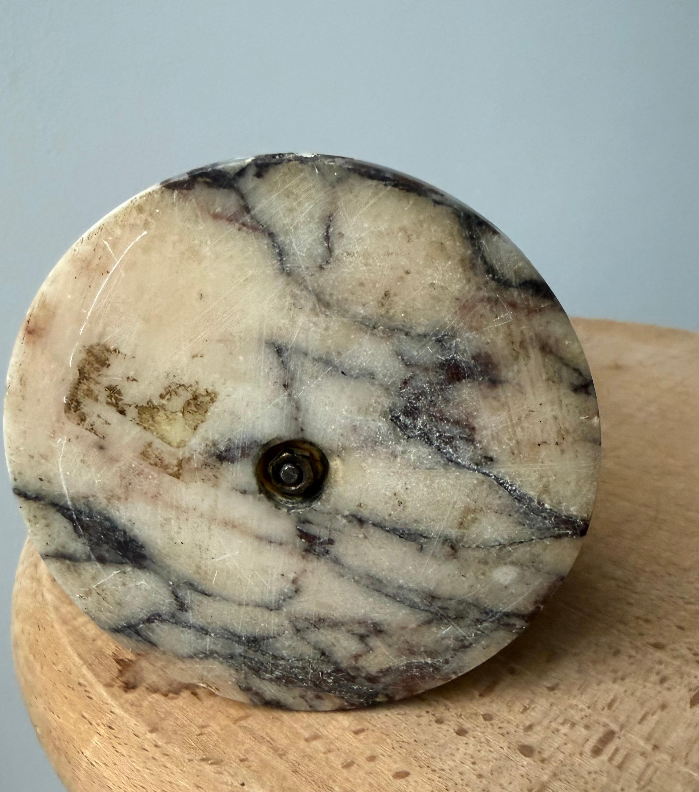 Sculpture religieuse Marie et Child en bronze fin, montée sur un socle en marbre en vente 6