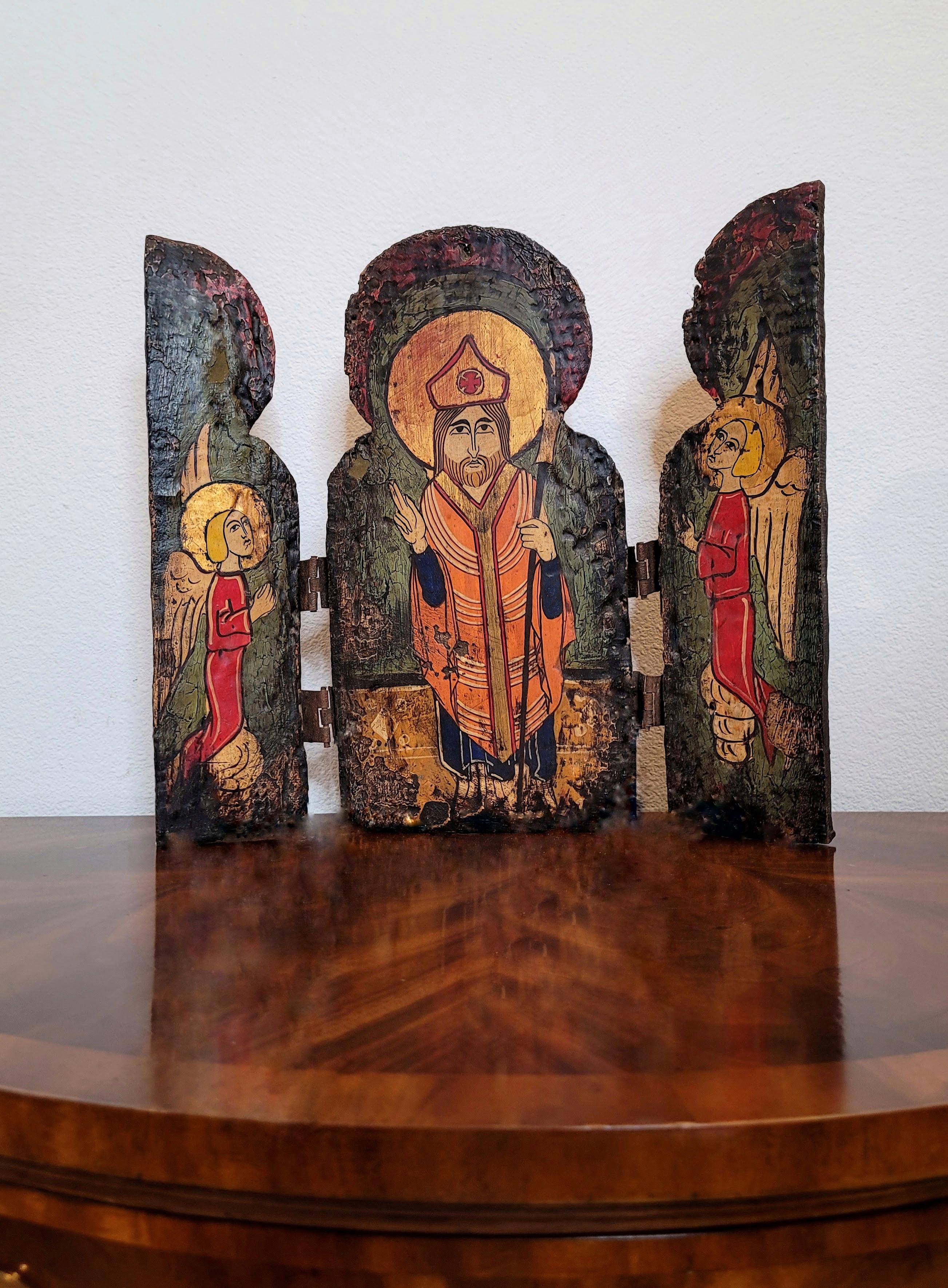 Antiguo Icono Religioso Tallado Pintado Policromo Icono Devocional Tríptico Arte Popular en venta 1