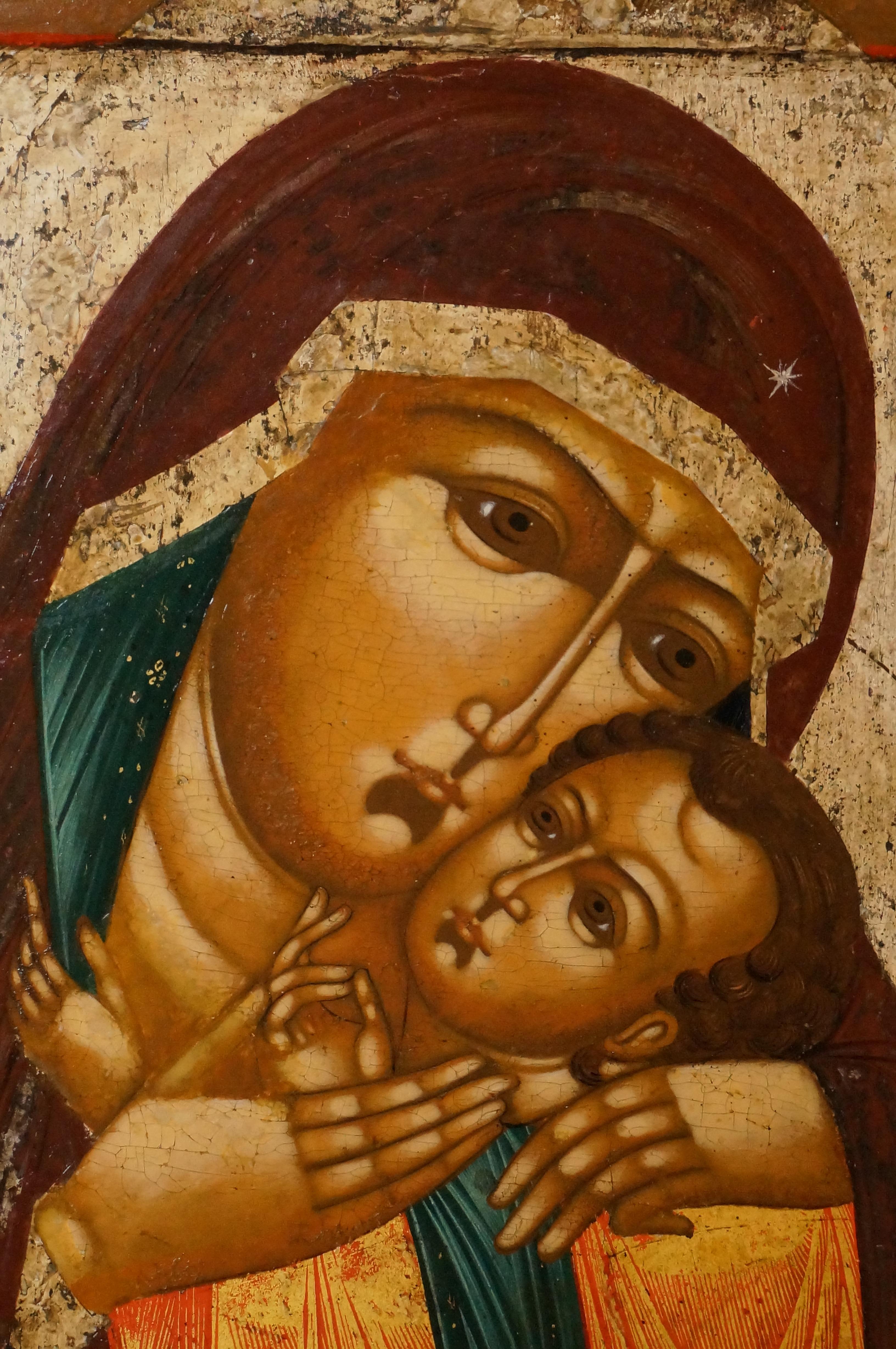 Icône russe provenant d'un atelier de vieux-croyants représentant la Mère de Dieu Kasperovskaja, une variante de la Mère de Dieu de Korsun. 

19ème siècle.

Dimension : 31 x 26,5 cm.

En bon état, quelques retouches mineures
