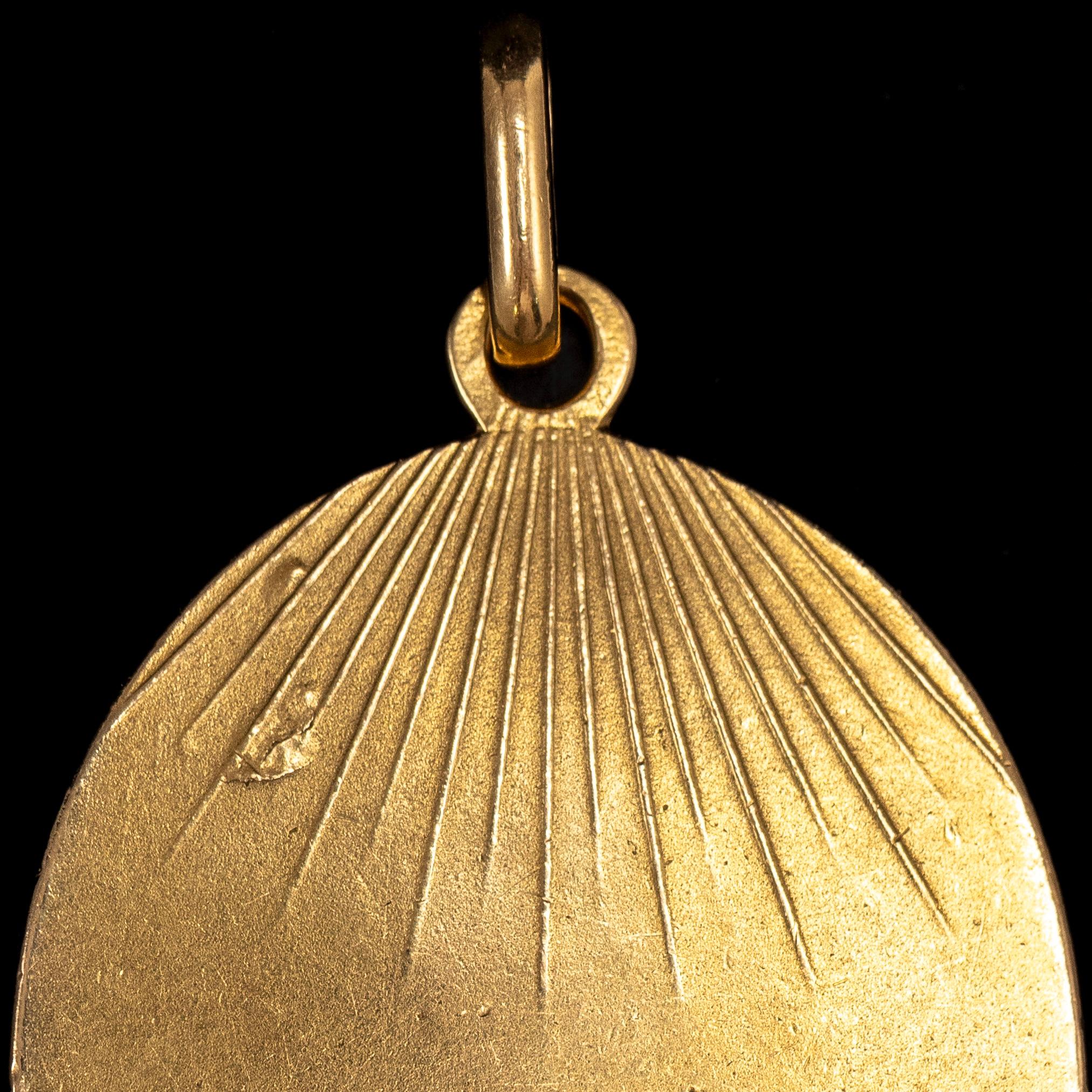 Pendentif Médaillon ovale Religieuse Madone Vierge Marie Christ Or Jaune 19.2K en vente 1