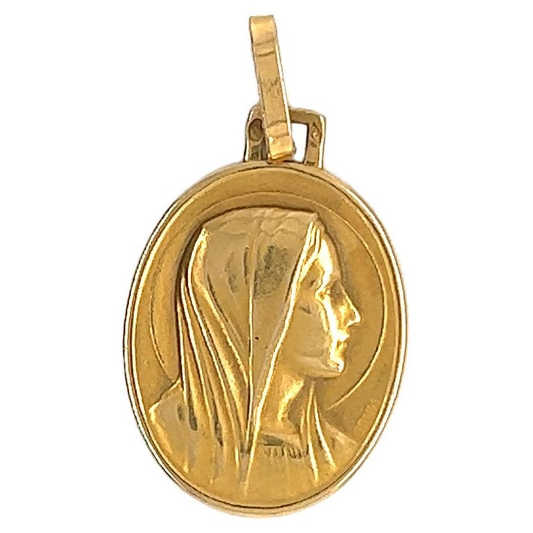 Religious Oval Medal Virgin Mary Yellow Gold 18 Karat For Sale at 1stDibs