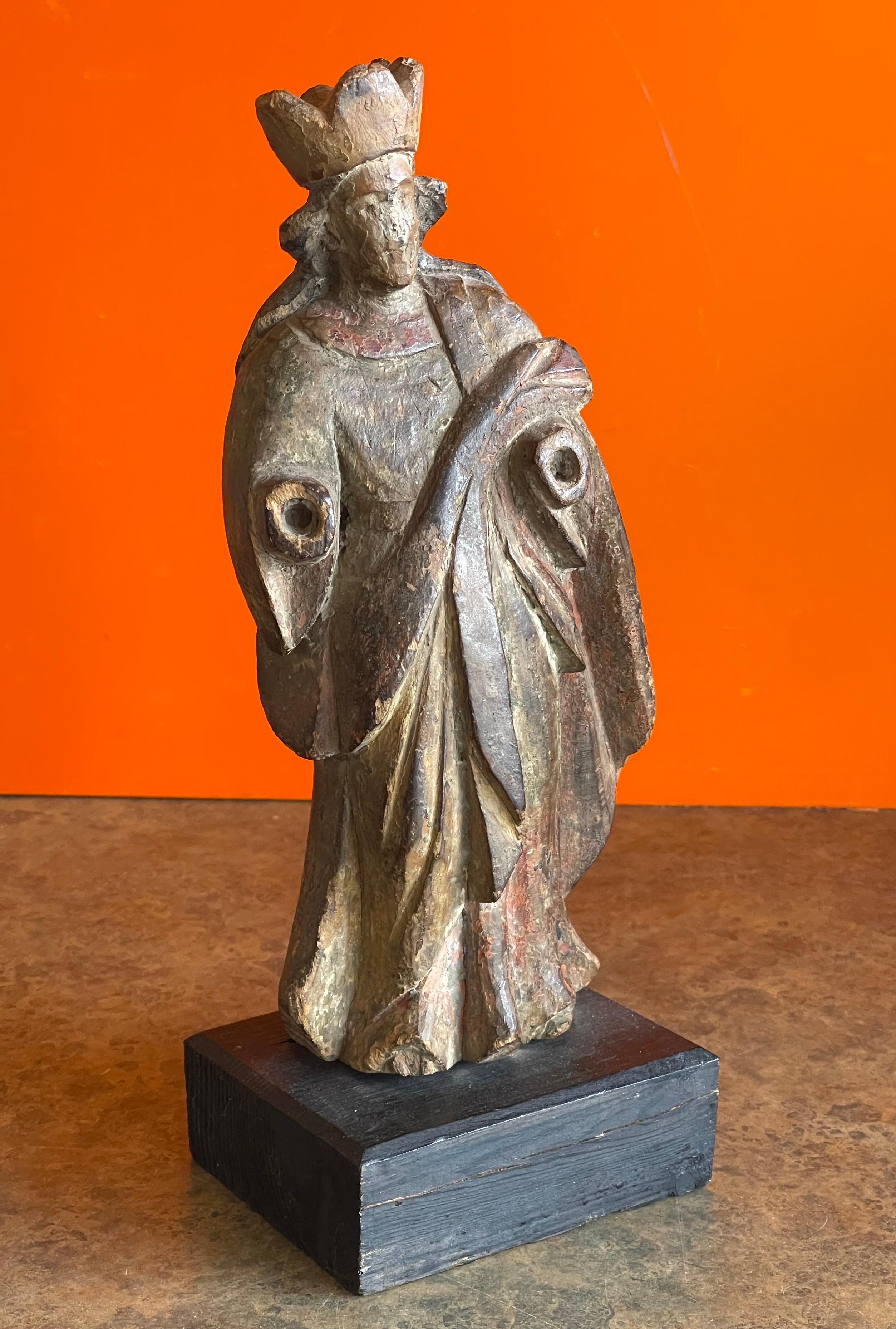 Sculpture religieuse en bois polychrome Santos en vente 3
