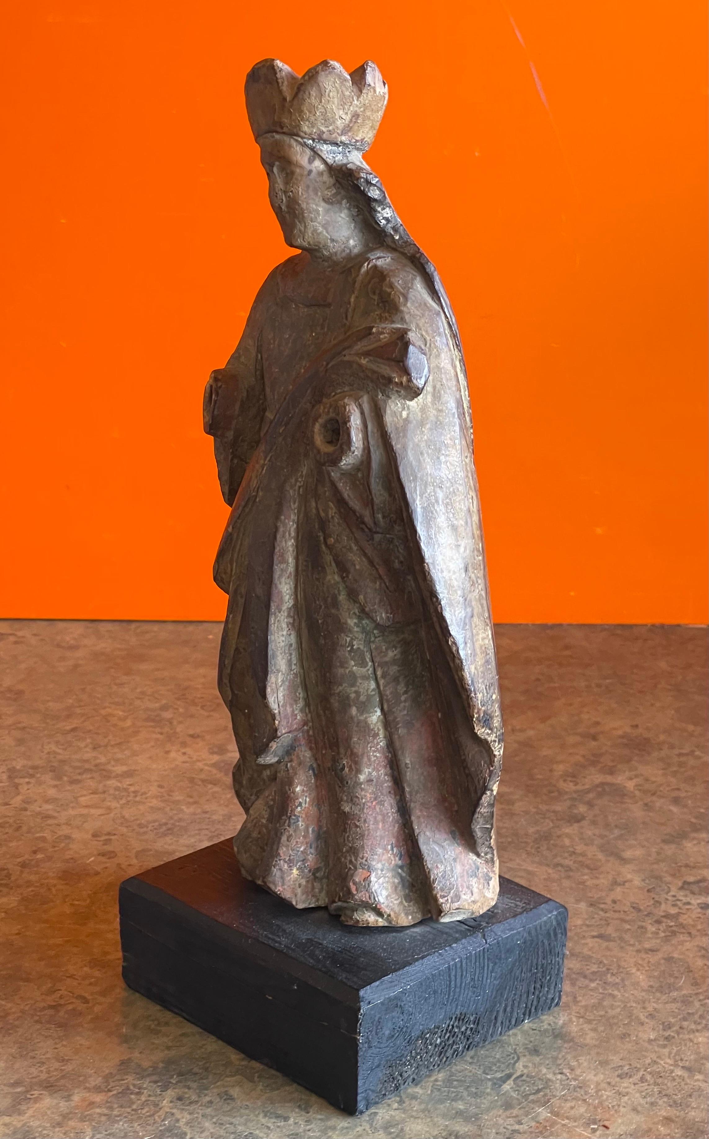 Espagnol Sculpture religieuse en bois polychrome Santos en vente