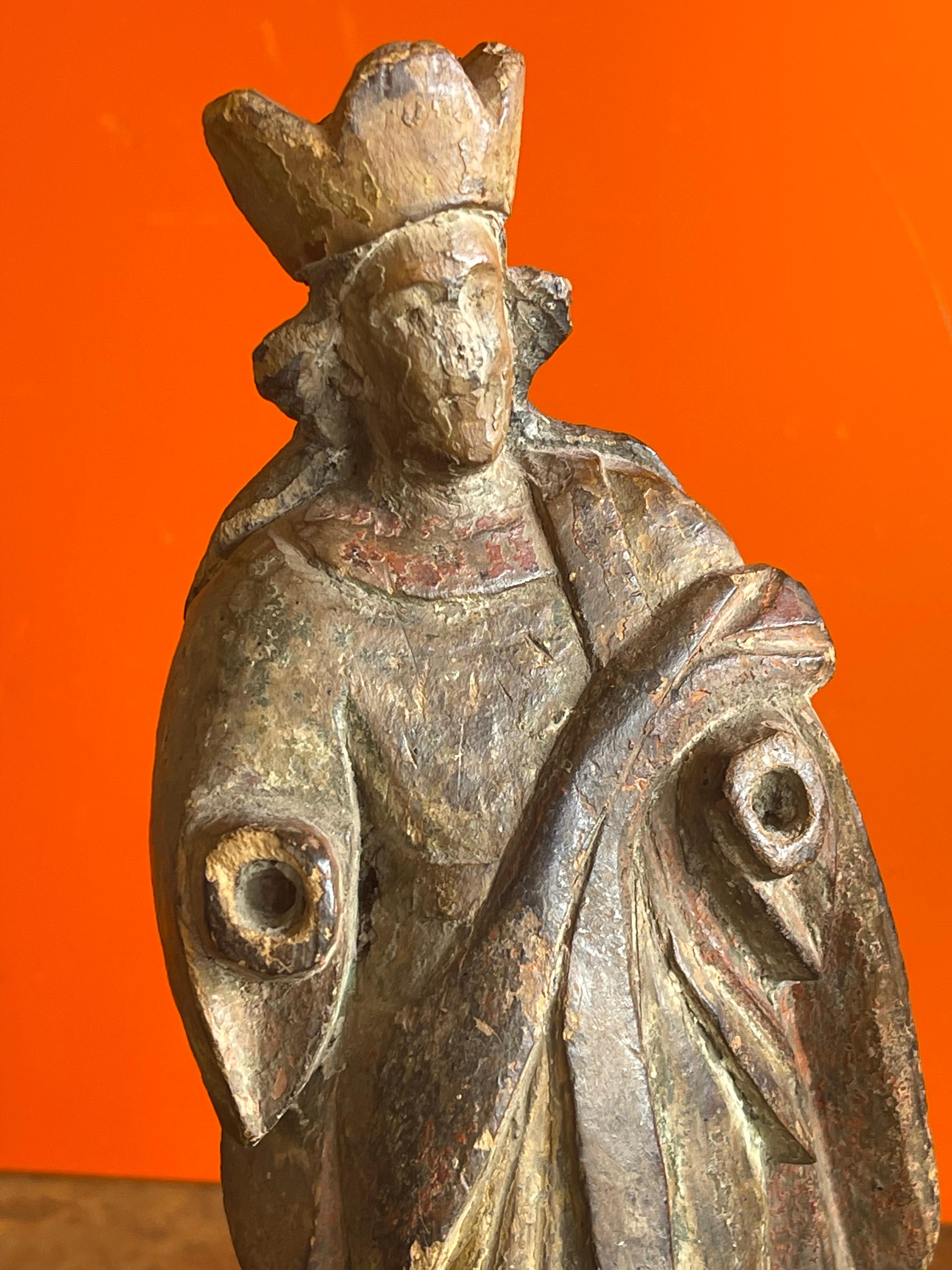 Sculpture religieuse en bois polychrome Santos en vente 1