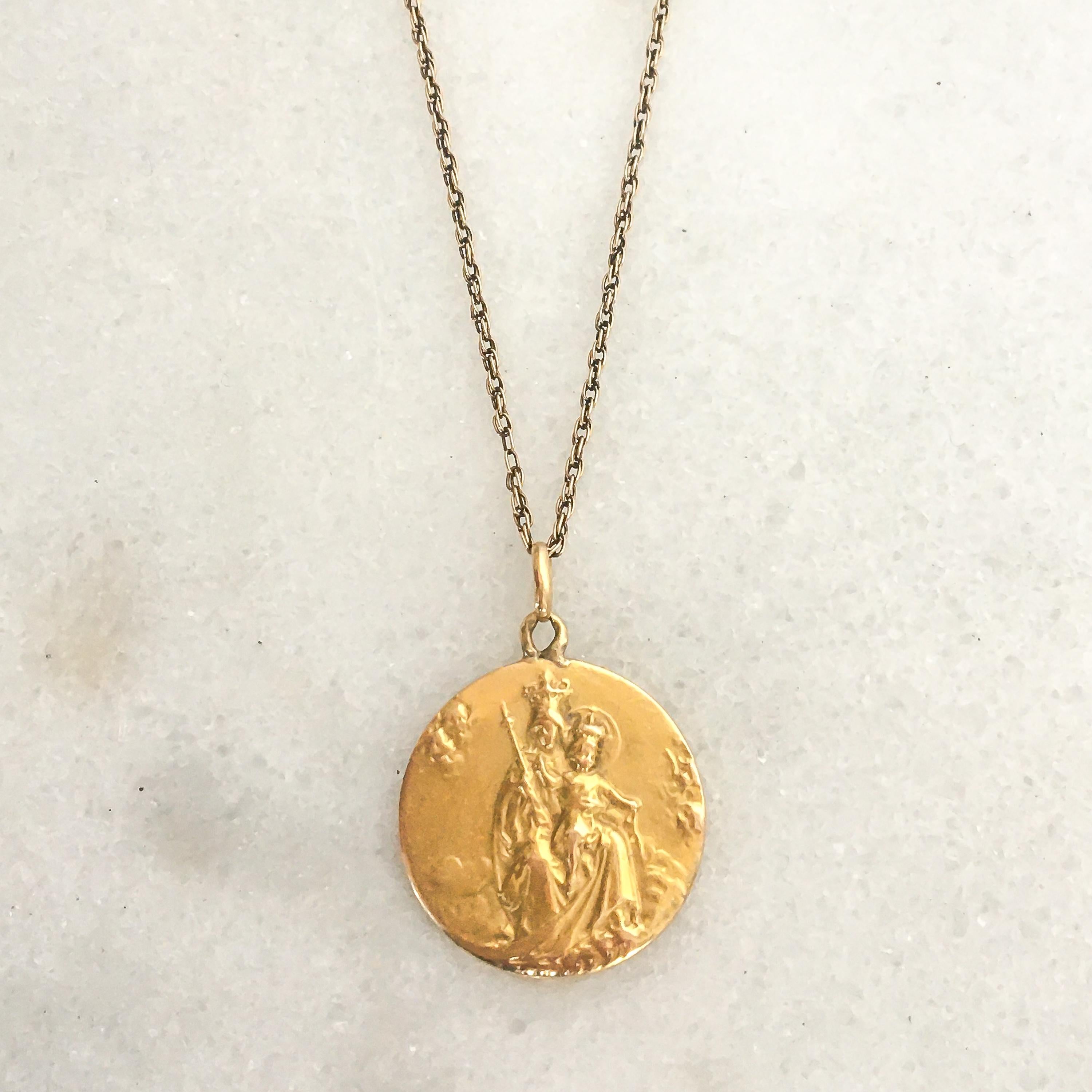 14k gold sacred heart pendant