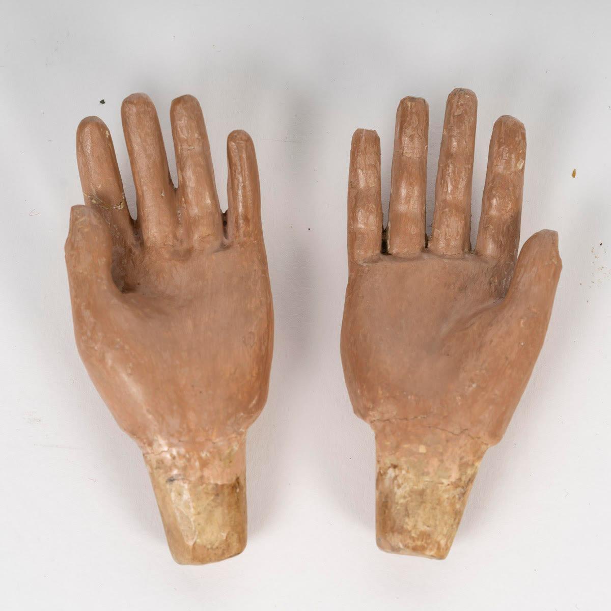 Sculpture religieuse en bois sculpté et polychromé, 19e siècle. en vente 1