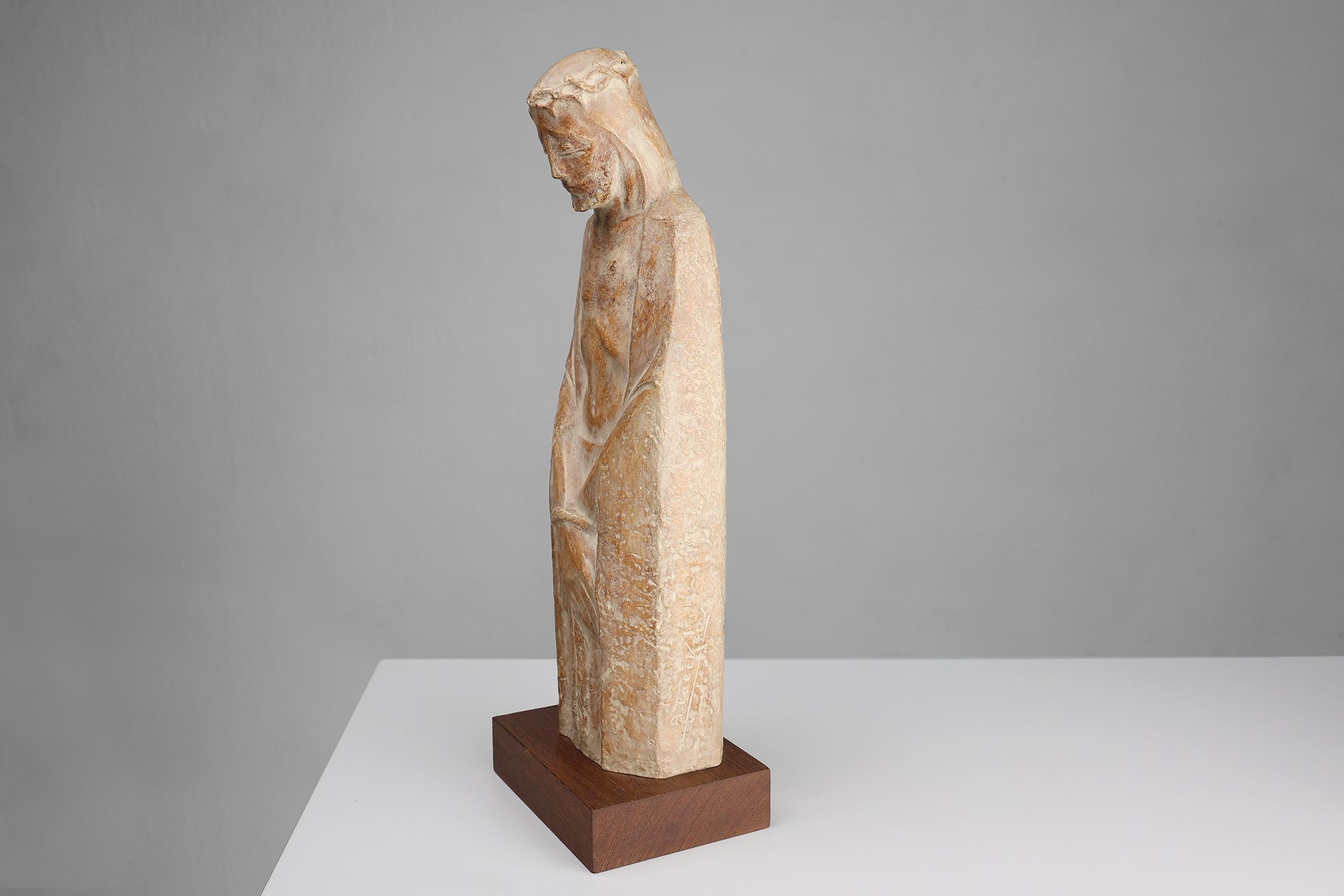 Intonaco Statua religiosa di Gesù Cristo in stile Art Déco dell'artista belga André Taeckens in vendita