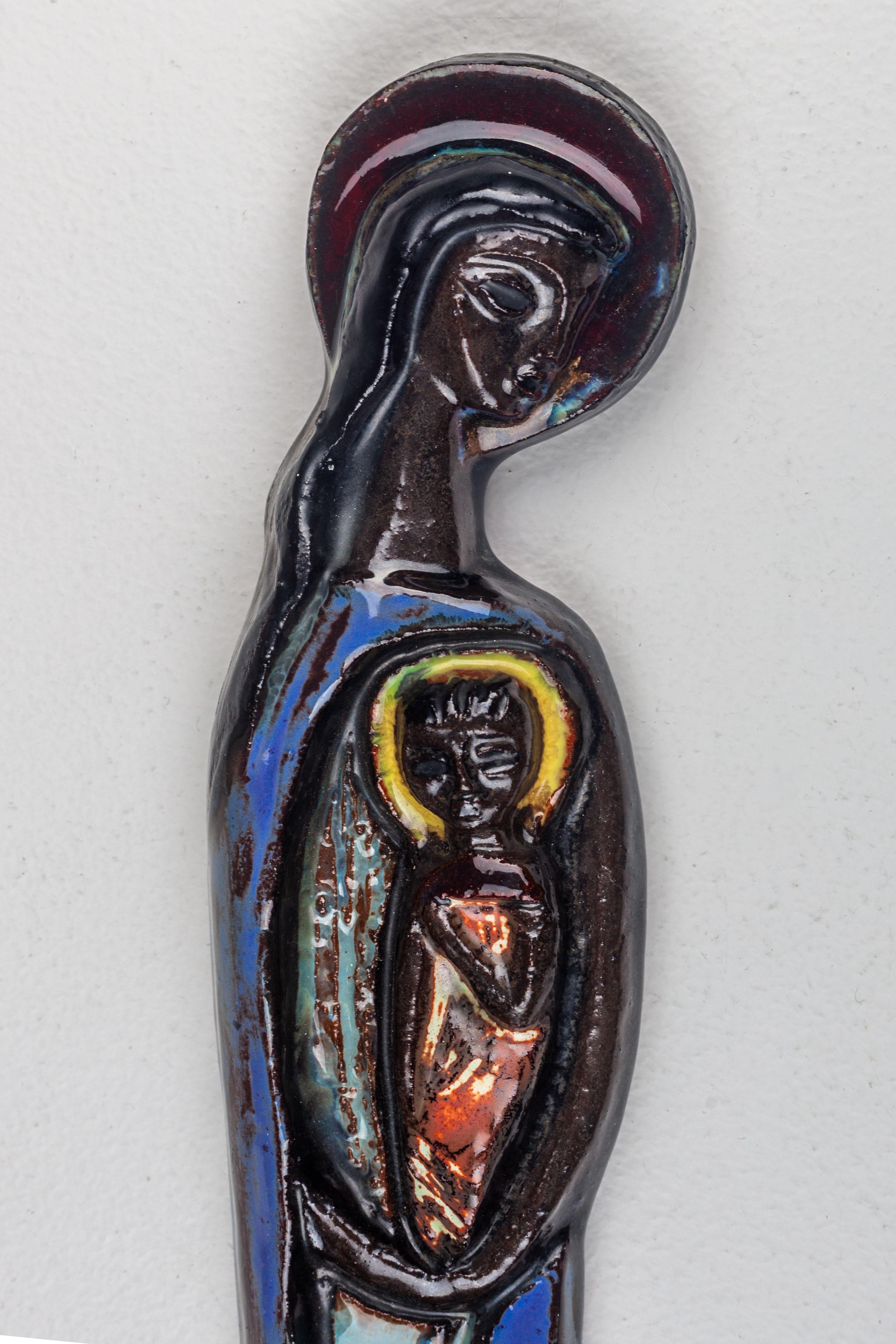  Mid-Century Modern Ceramic Wall Art of Virgin Mary with Child In Good Condition For Sale In Chicago, IL