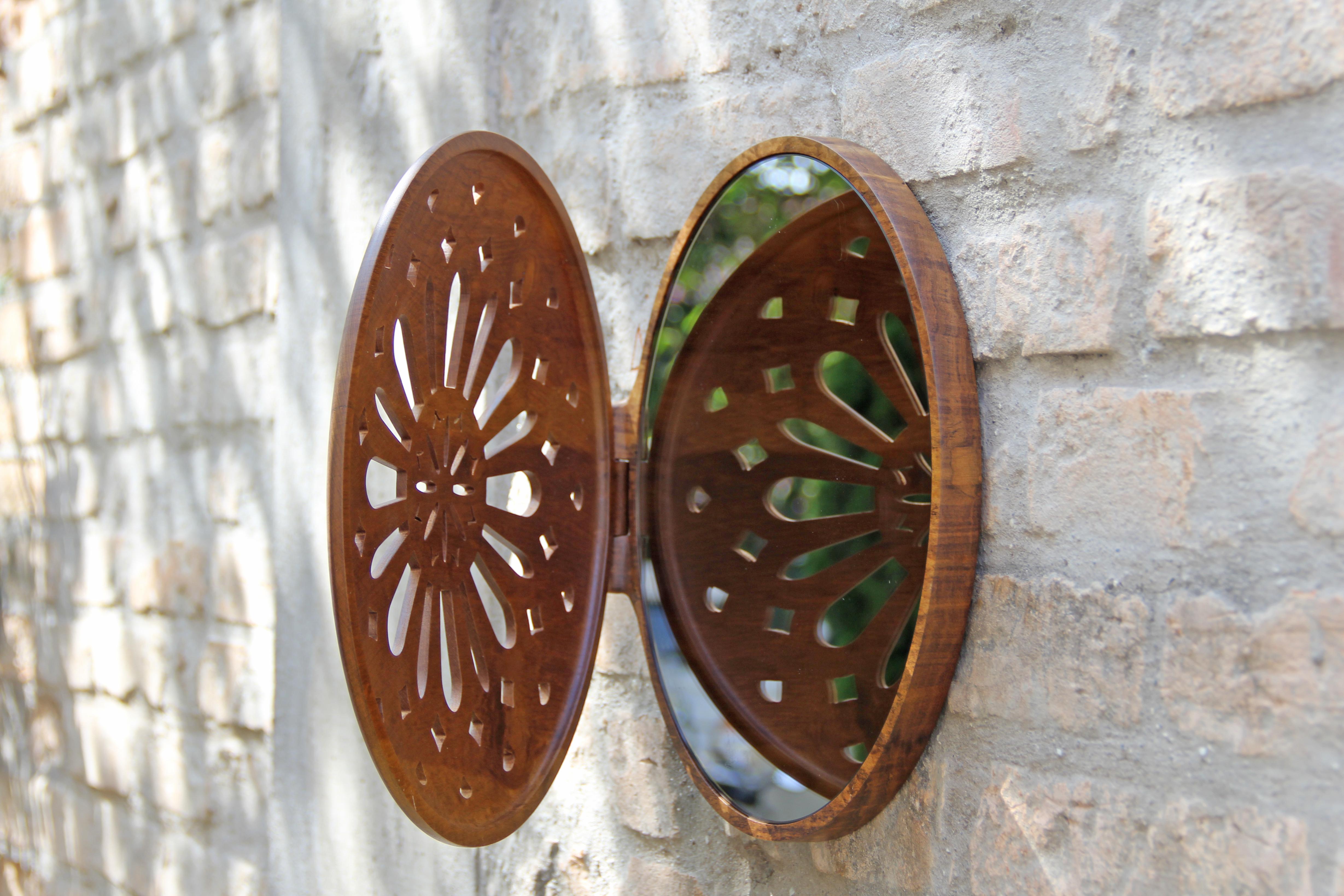 Reliquienspiegel: hergestellt in Brasilien mit Imbuia-Holz und Bronzespiegel (Brasilianisch) im Angebot