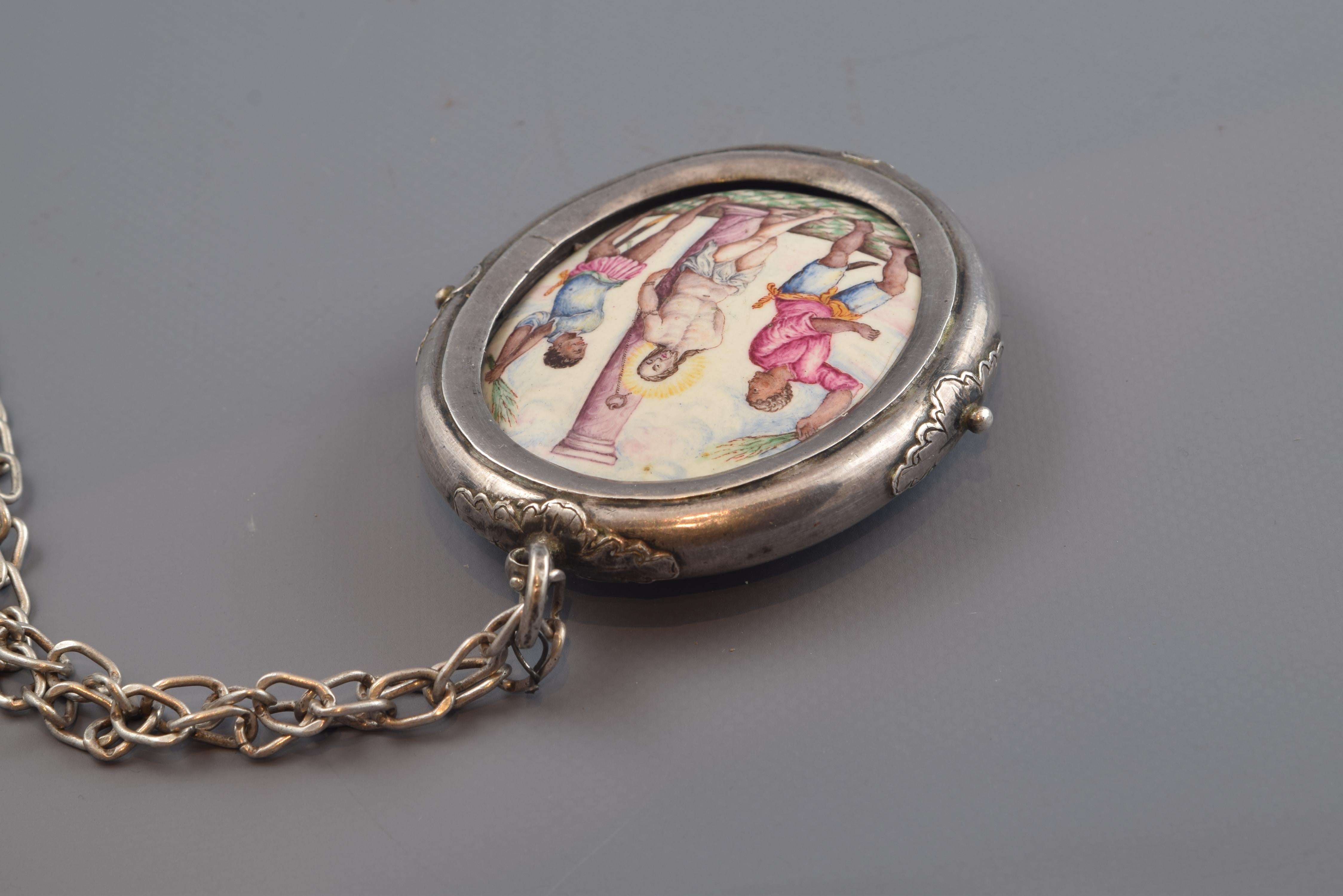 reliquary locket