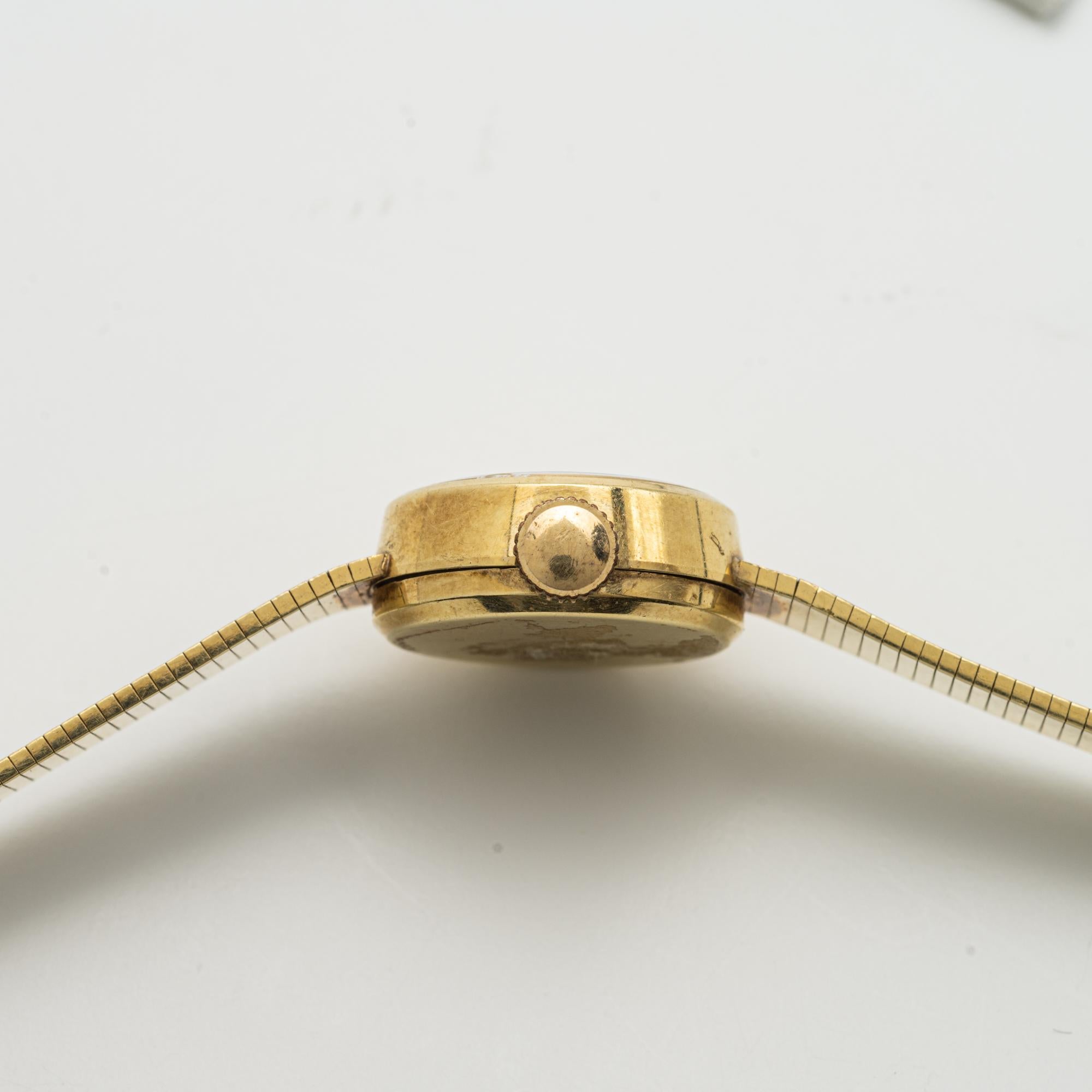 Relude Yellow Gold Wristwatch with Bracelet In Good Condition In Palm Beach, FL