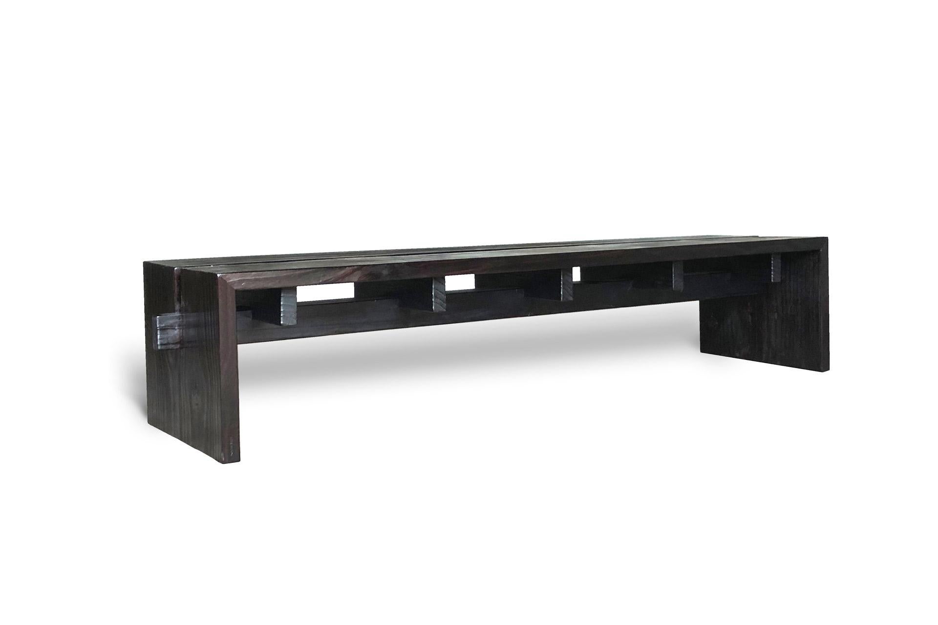Remanso Bench in Brazilian Carbonized Solid Wood In New Condition For Sale In Sao Paulo, BR