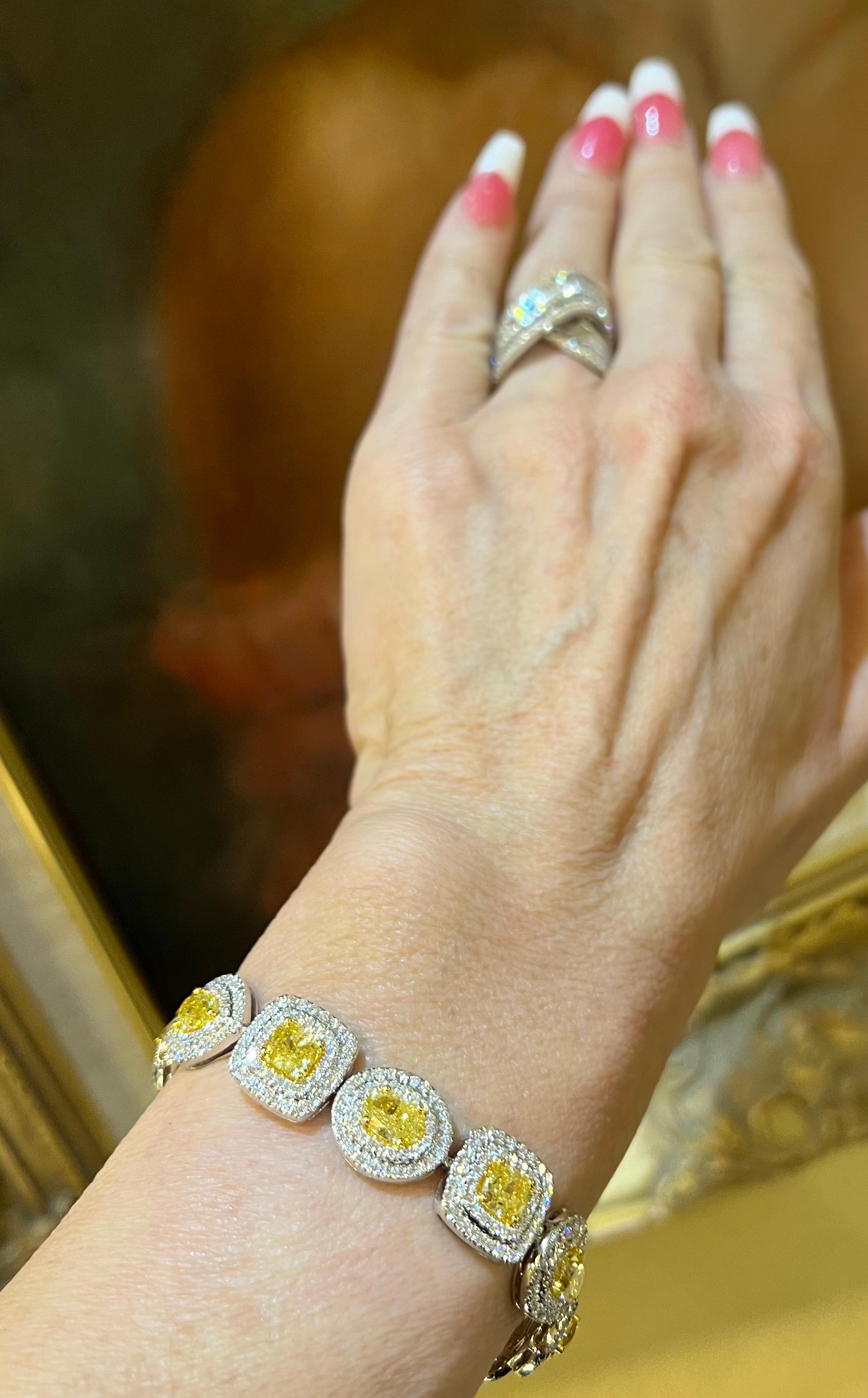 Remarkable 16.94 Carat Fancy Intense Yellow Diamond GIA Certified 18K Bracelet 2