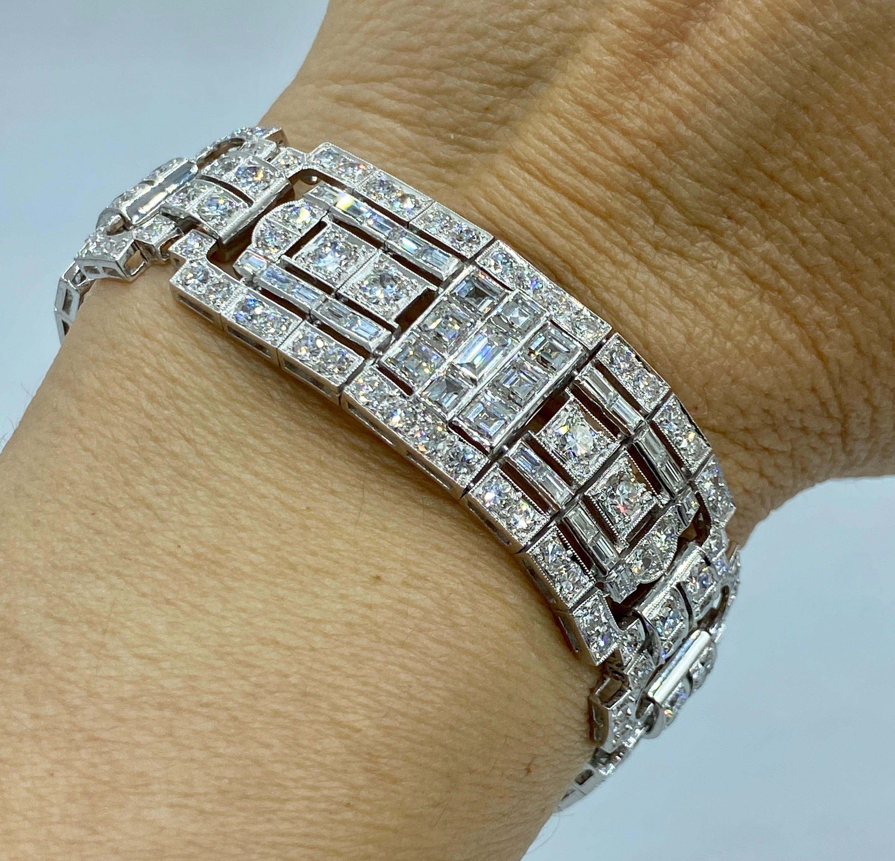 Remarquable bracelet Art déco français des années 1940 en platine et diamants en vente 1
