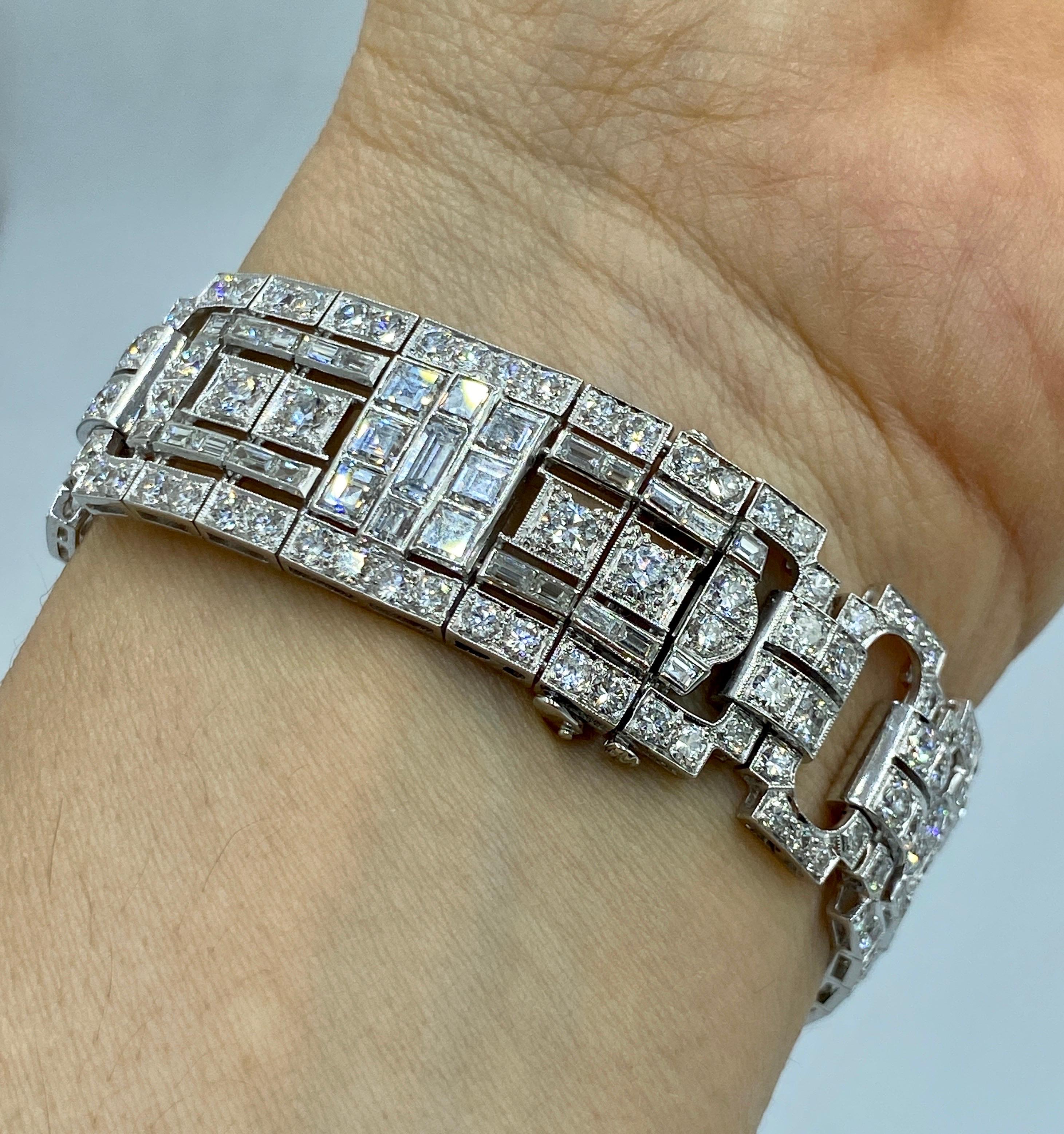 Remarquable bracelet Art déco français des années 1940 en platine et diamants en vente 2
