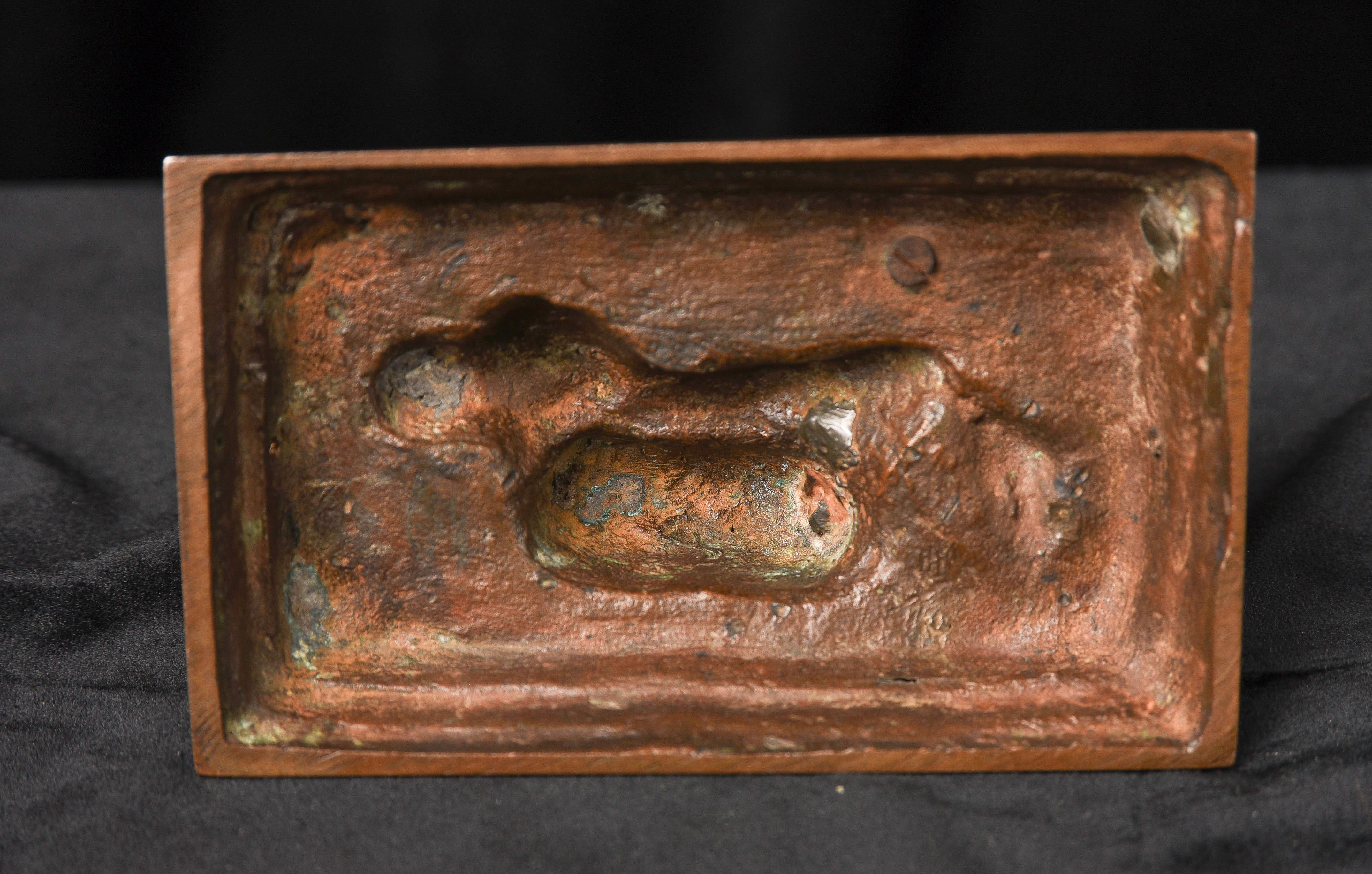 Remarquable boîte en bronze bouddhiste tantrique du Tibet ou du Laos 9839 en vente 7