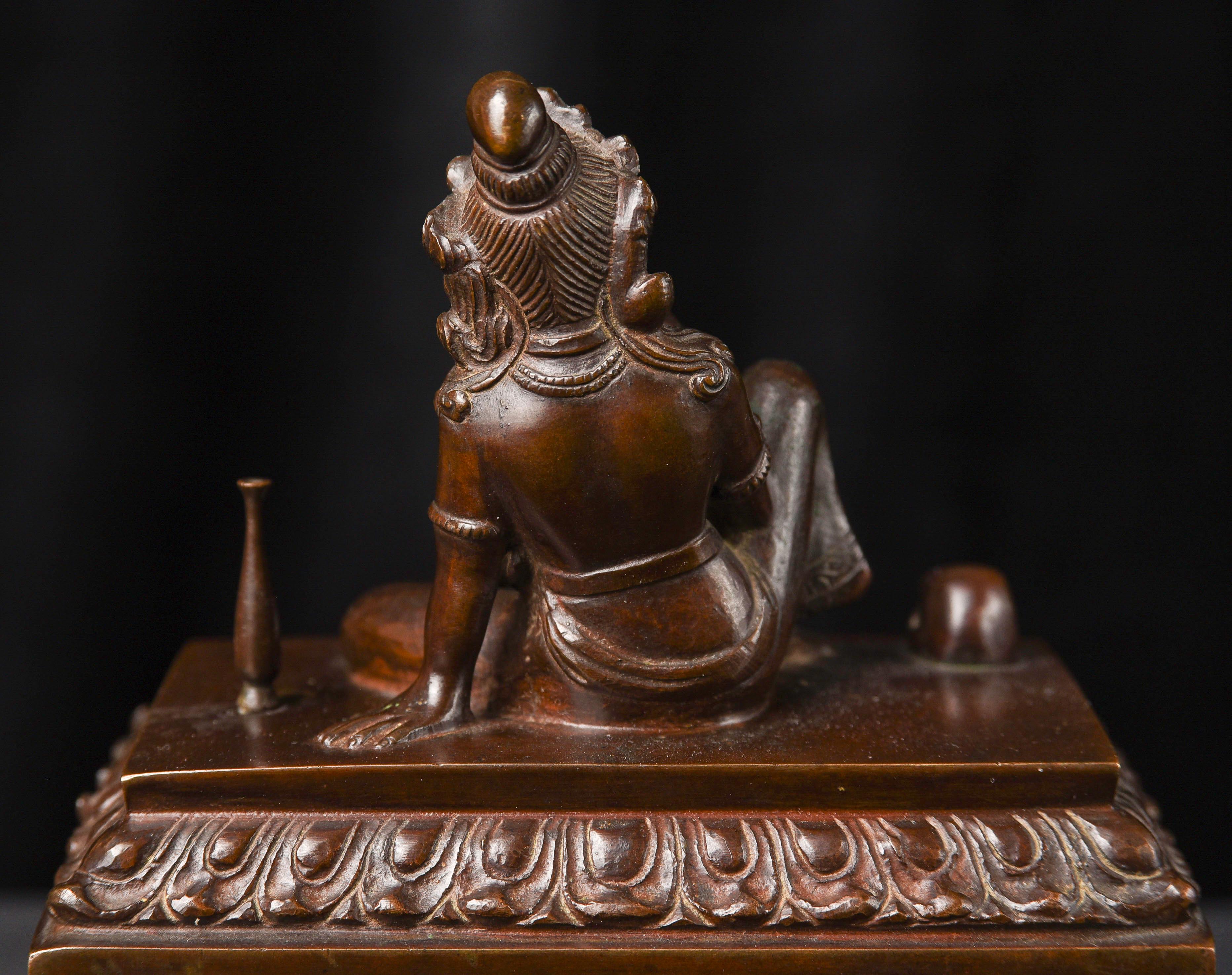 Moulage Remarquable boîte en bronze bouddhiste tantrique du Tibet ou du Laos 9839 en vente