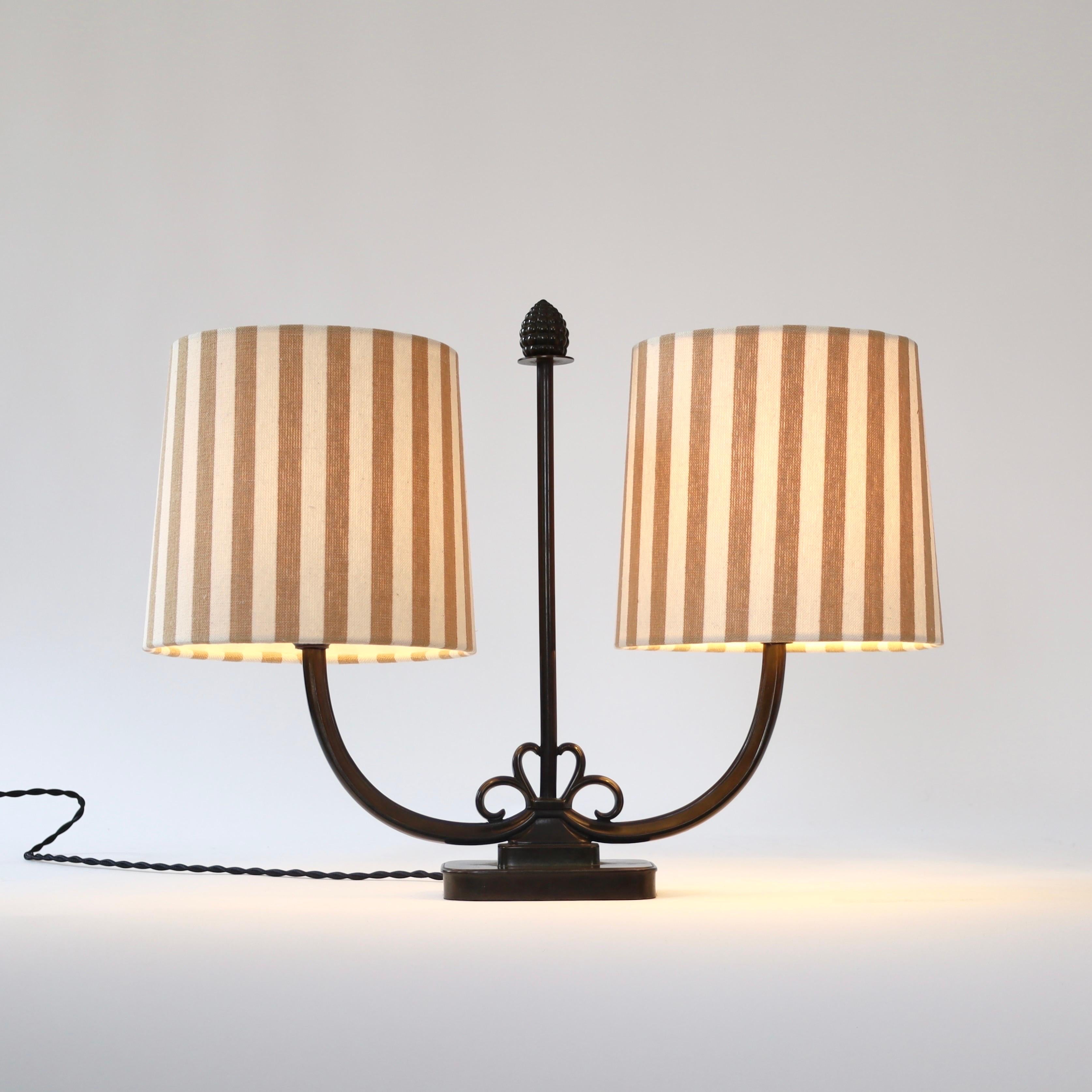 Remarkable dual-shade Table Lamp by Just Andersen, 1930s, Denmark For Sale 2