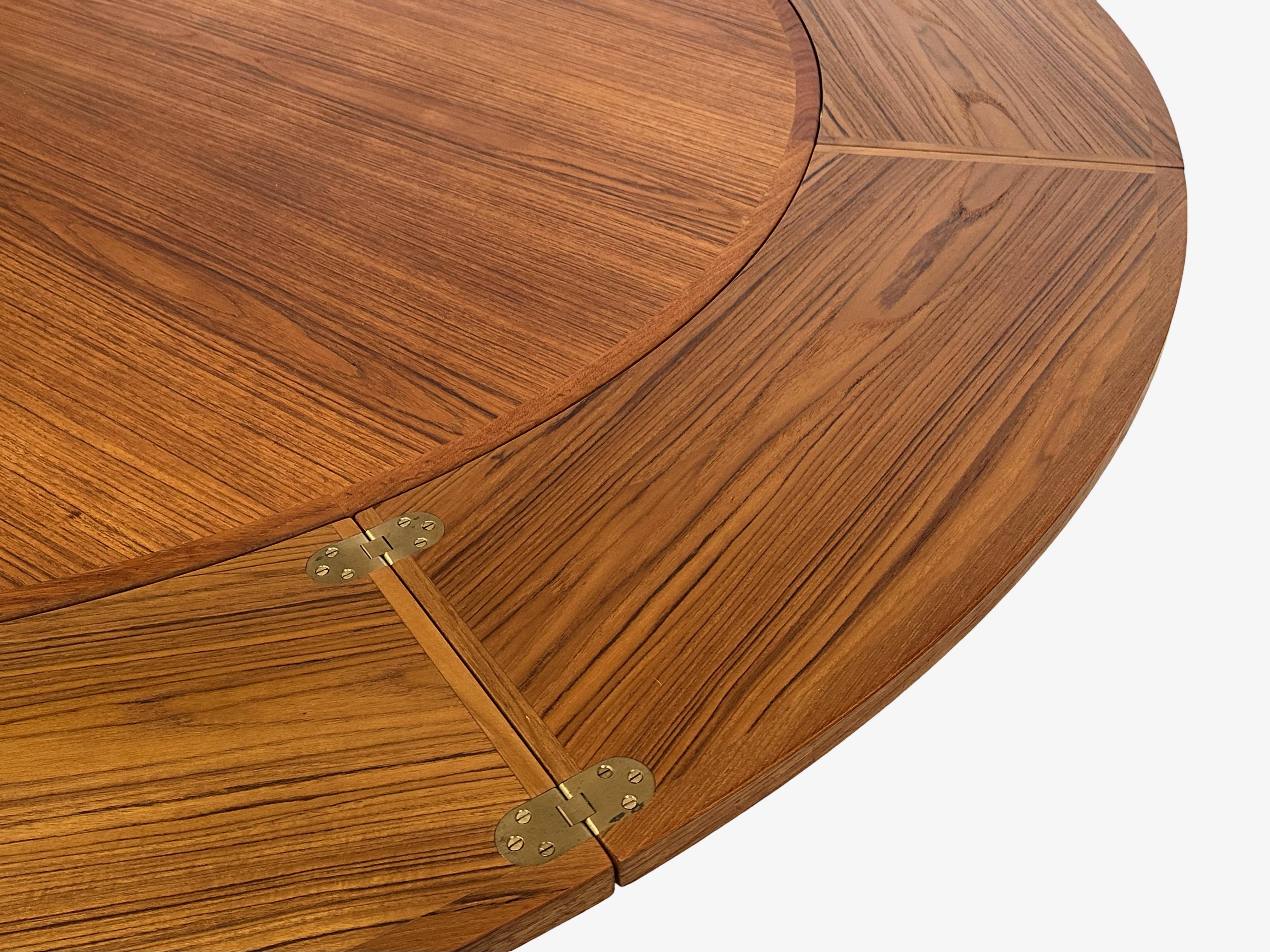 Teak Remarkable extension table in teak by Dyrlund Møbler, Denmark.