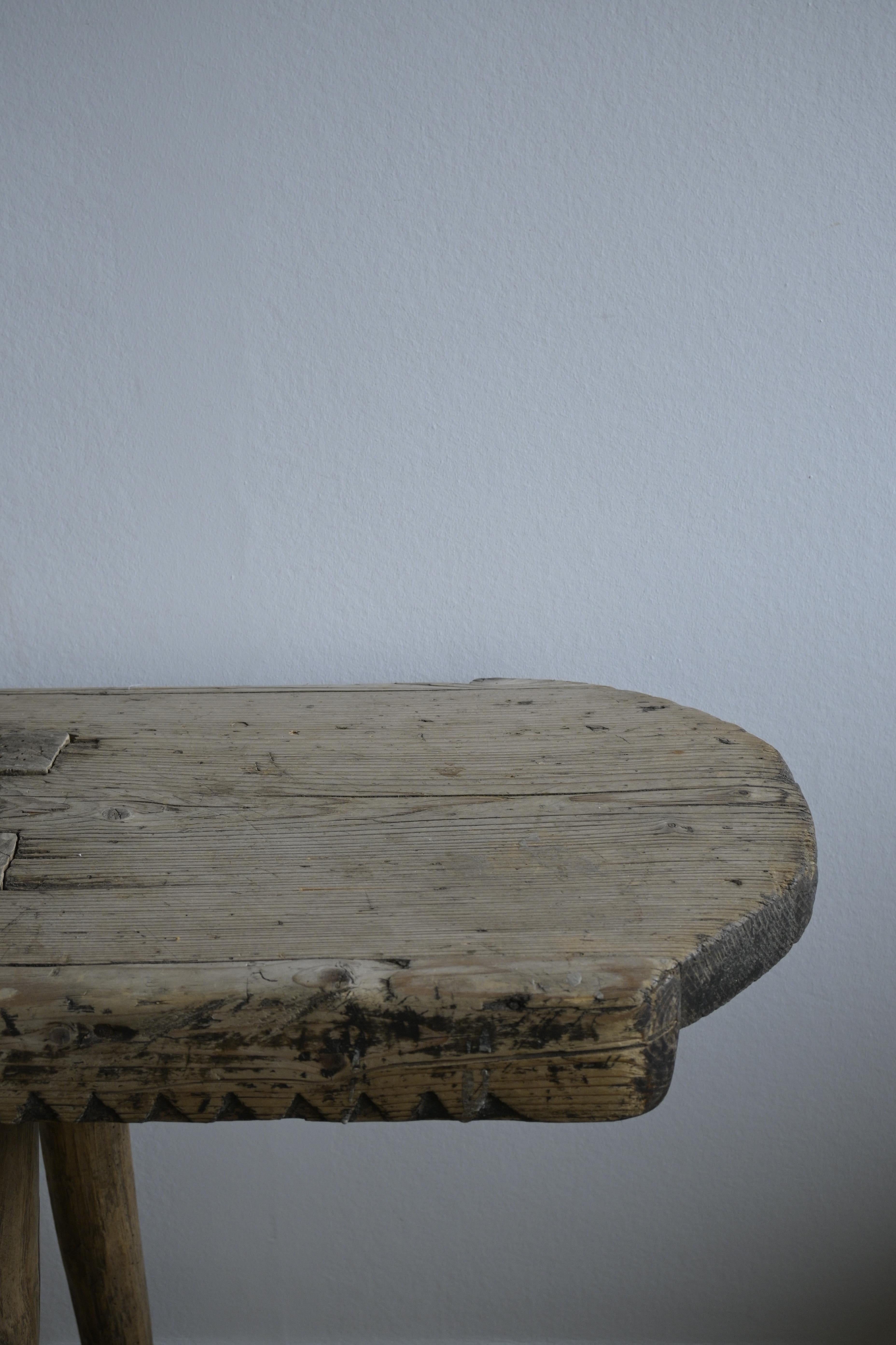 Remarquable banc d'art populaire du Jämtland, Suède, vers 1750 en vente 3