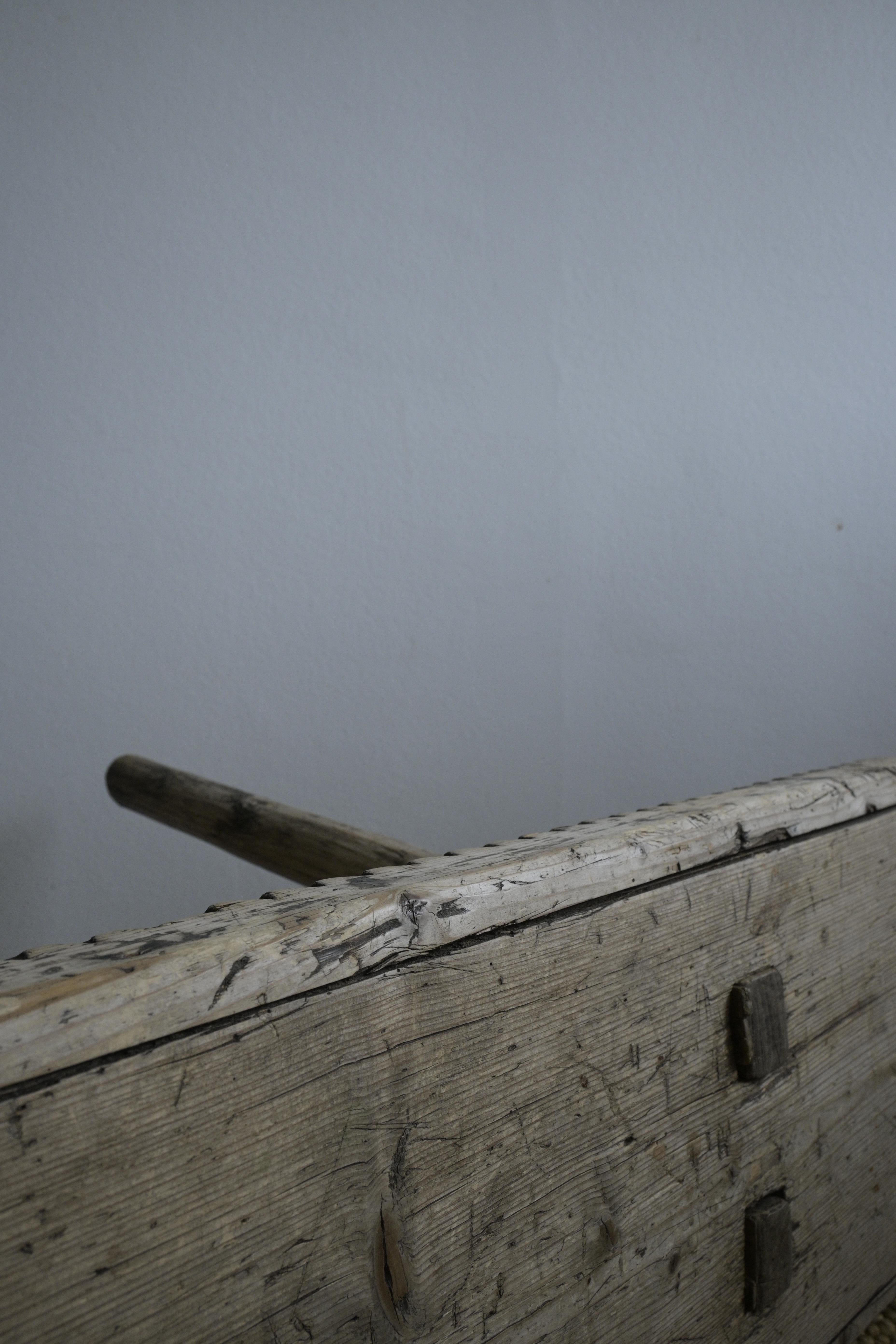 Remarquable banc d'art populaire du Jämtland, Suède, vers 1750 en vente 7