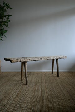 Notevole panca d'arte popolare del 1750 circa proveniente da Jämtland, Svezia