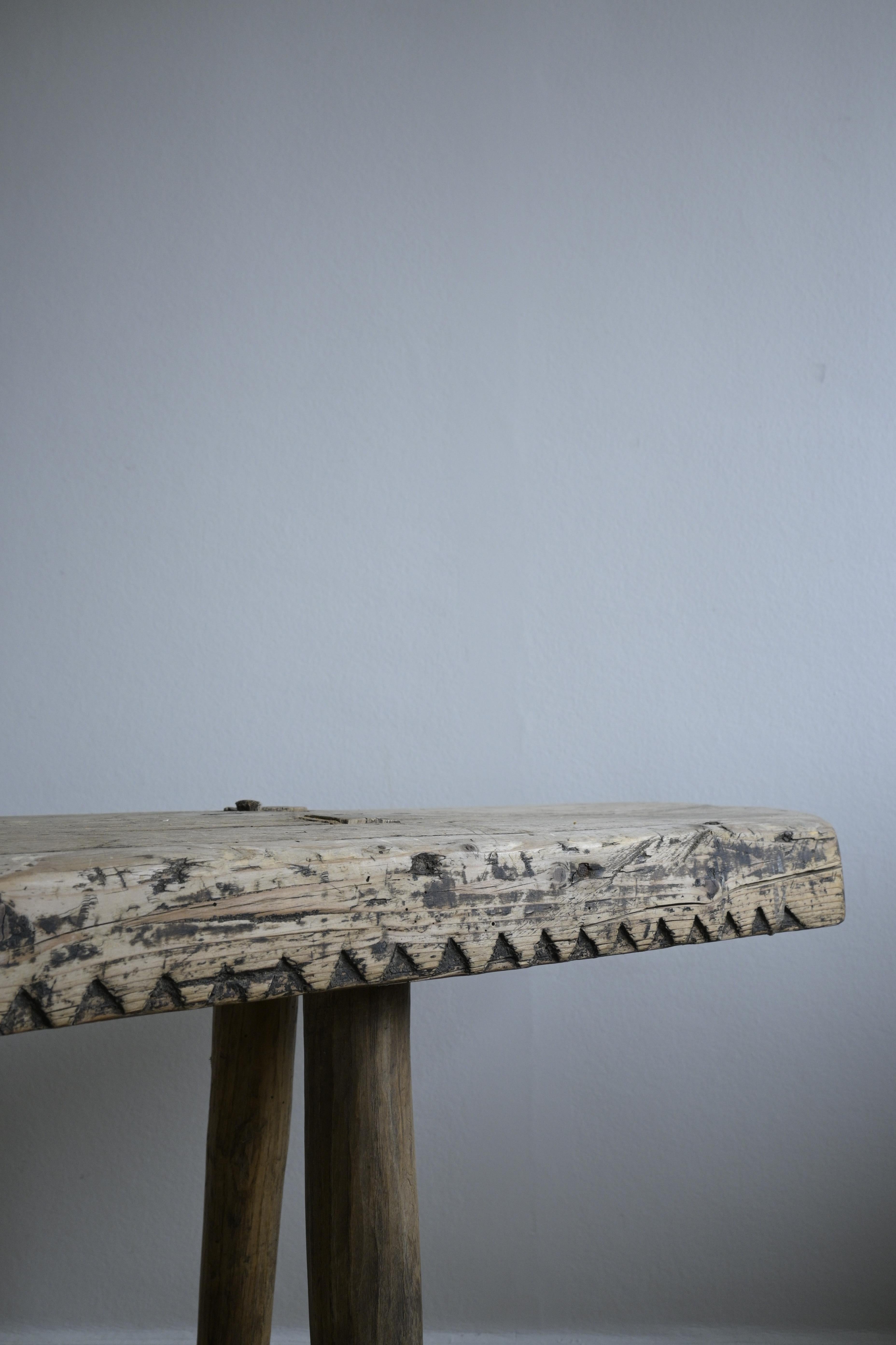Artisanat Remarquable banc d'art populaire du Jämtland, Suède, vers 1750 en vente