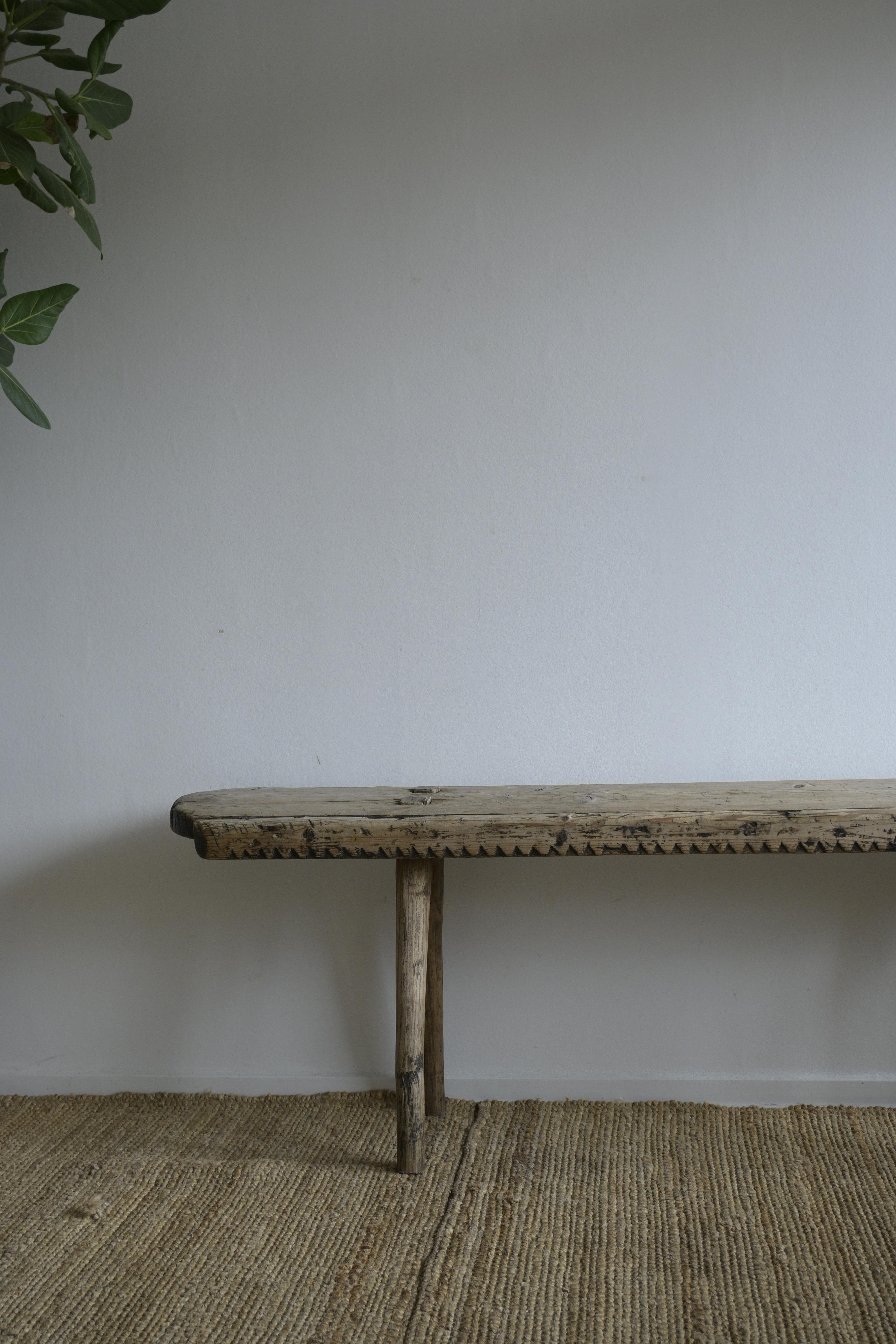 Remarquable banc d'art populaire du Jämtland, Suède, vers 1750 Bon état - En vente à Farsta, SE