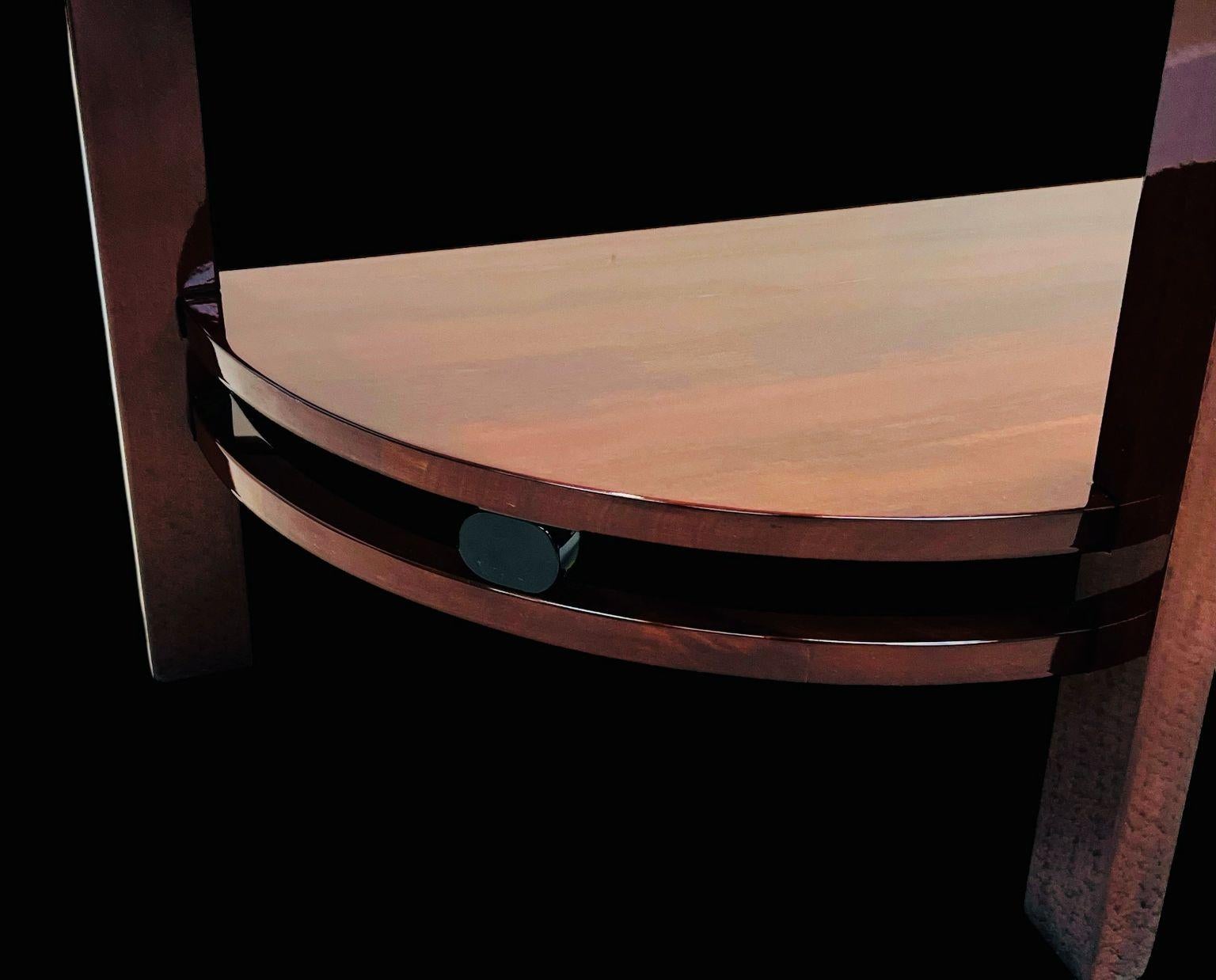 Remarquable table d'appoint Half Circle Machine Age Art Deco American C. 1930's en vente 1