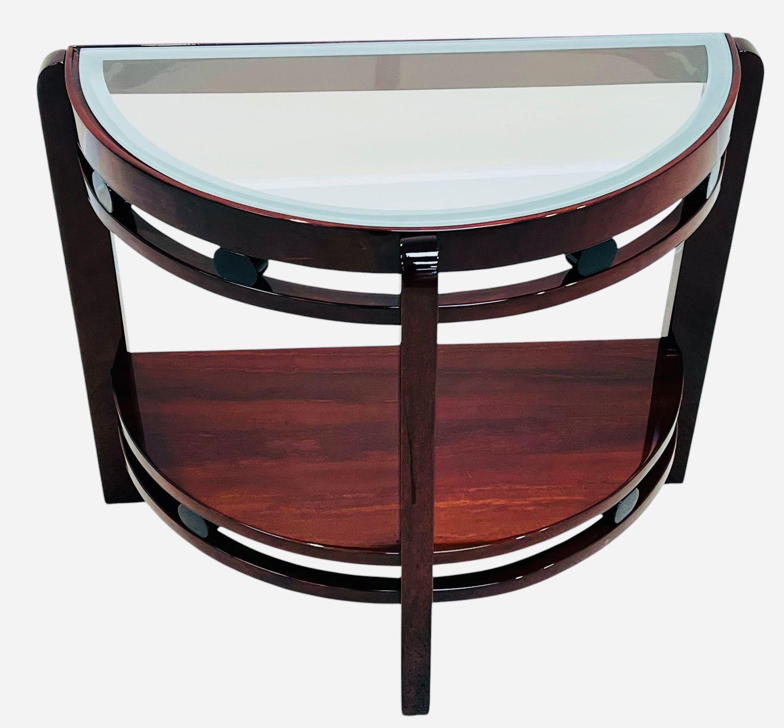 Américain Remarquable table d'appoint Half Circle Machine Age Art Deco American C. 1930's en vente