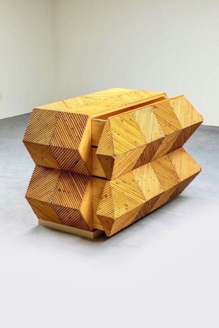 Organico moderno Notevole cassapanca italiana in bambù trapezoidale di Vivai del Sud - Coppia disponibile in vendita
