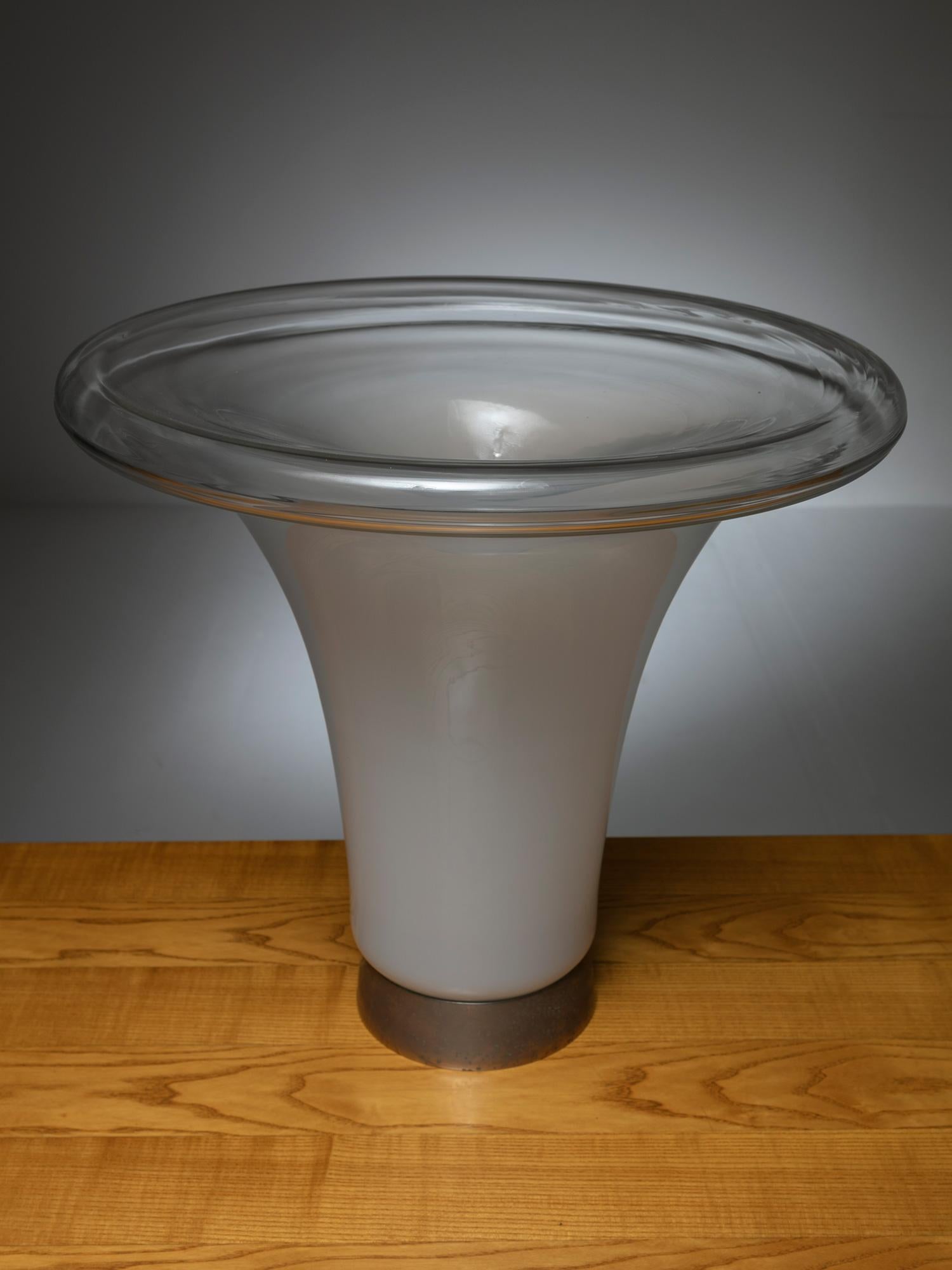 italien Remarquable lampe de bureau L261 en verre de Murano fabriquée par Vistosi, Italie, 1970 en vente