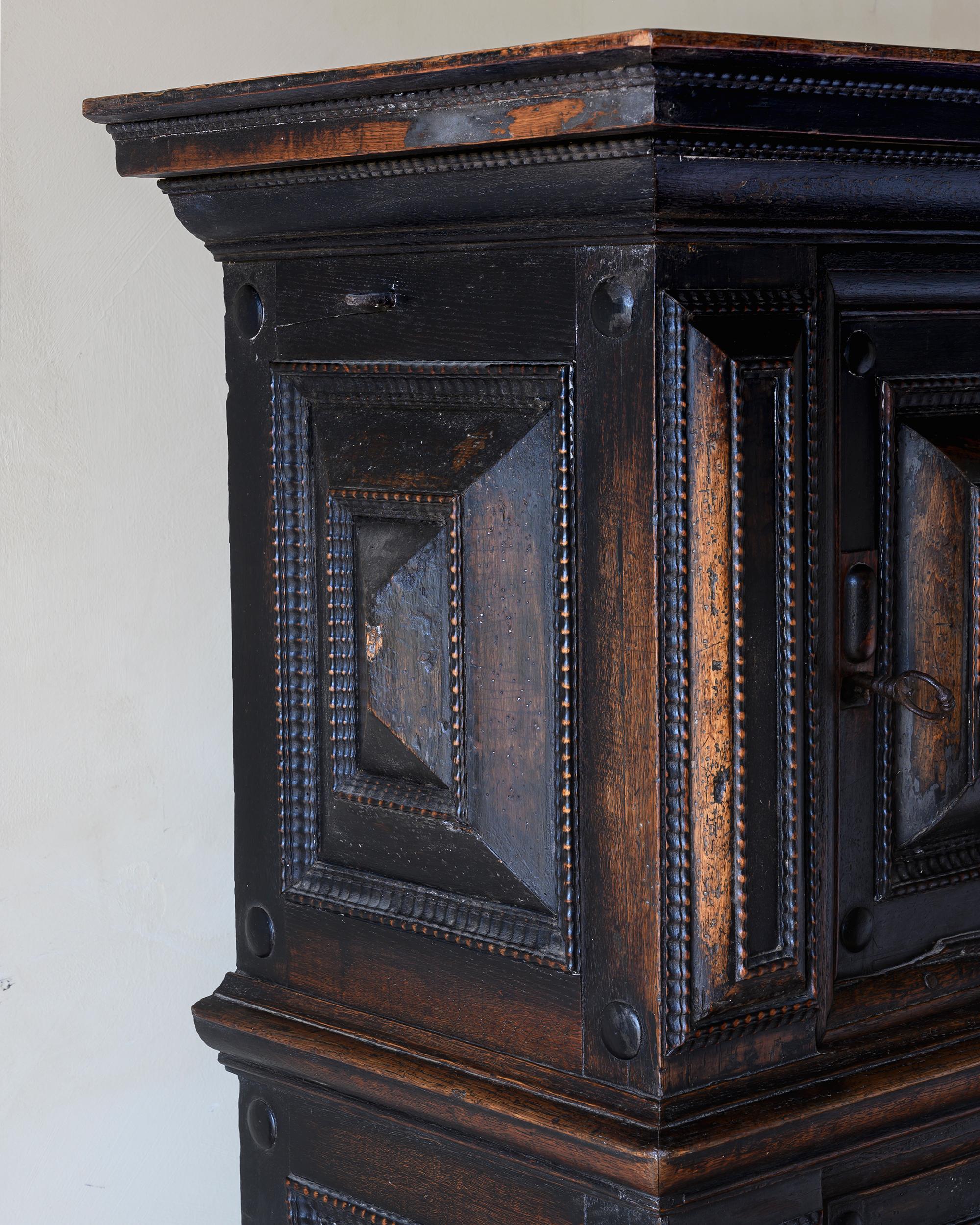 Remarkable Late 17th Century Swedish Baroque Cabinet In Good Condition For Sale In Mjöhult, SE