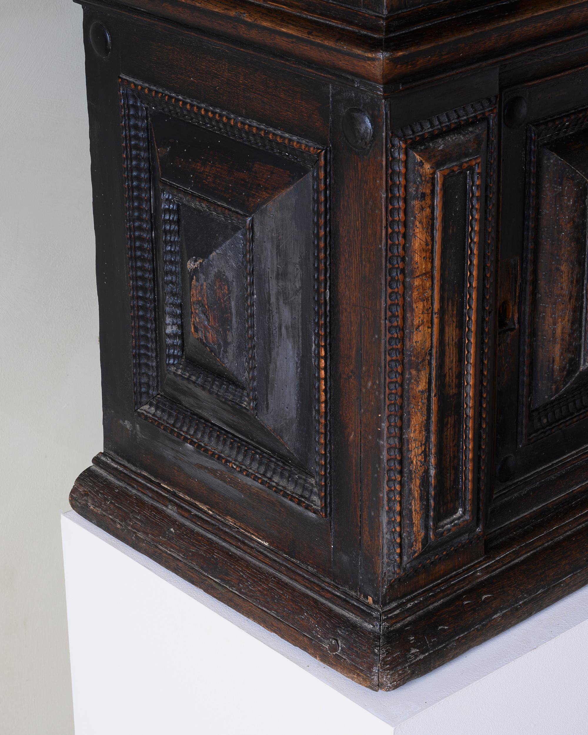 Ébénisé Remarquable meuble de rangement baroque suédois de la fin du XVIIe siècle en vente