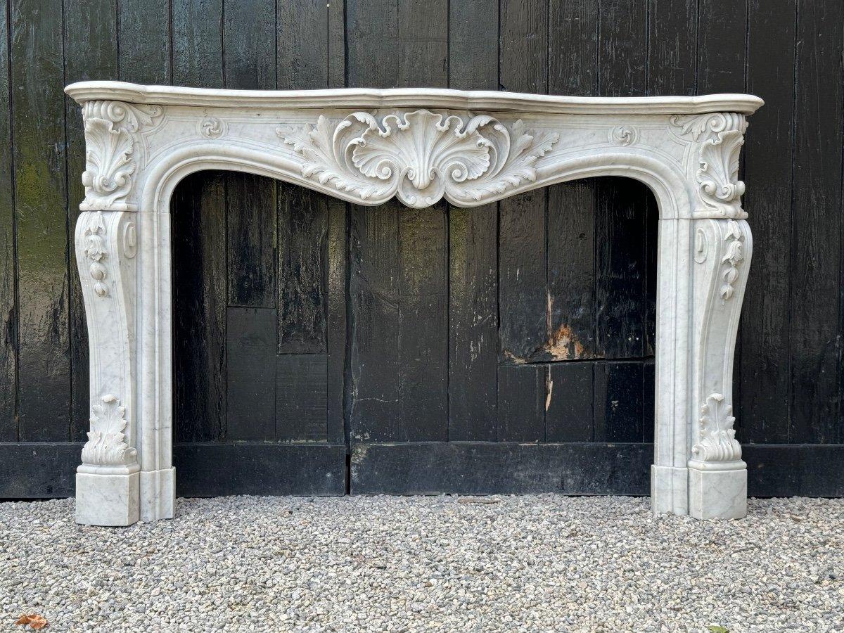 Remarkable Louis XV Style Fireplace, In Carrara Marble Circa 1880 For Sale 7