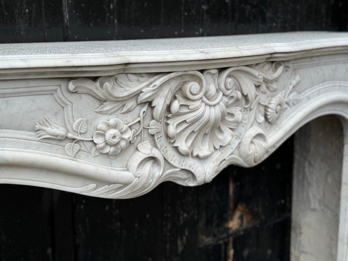 Remarkable Louis XV Style Fireplace In White Carrara Marble Circa 1880 For Sale 1