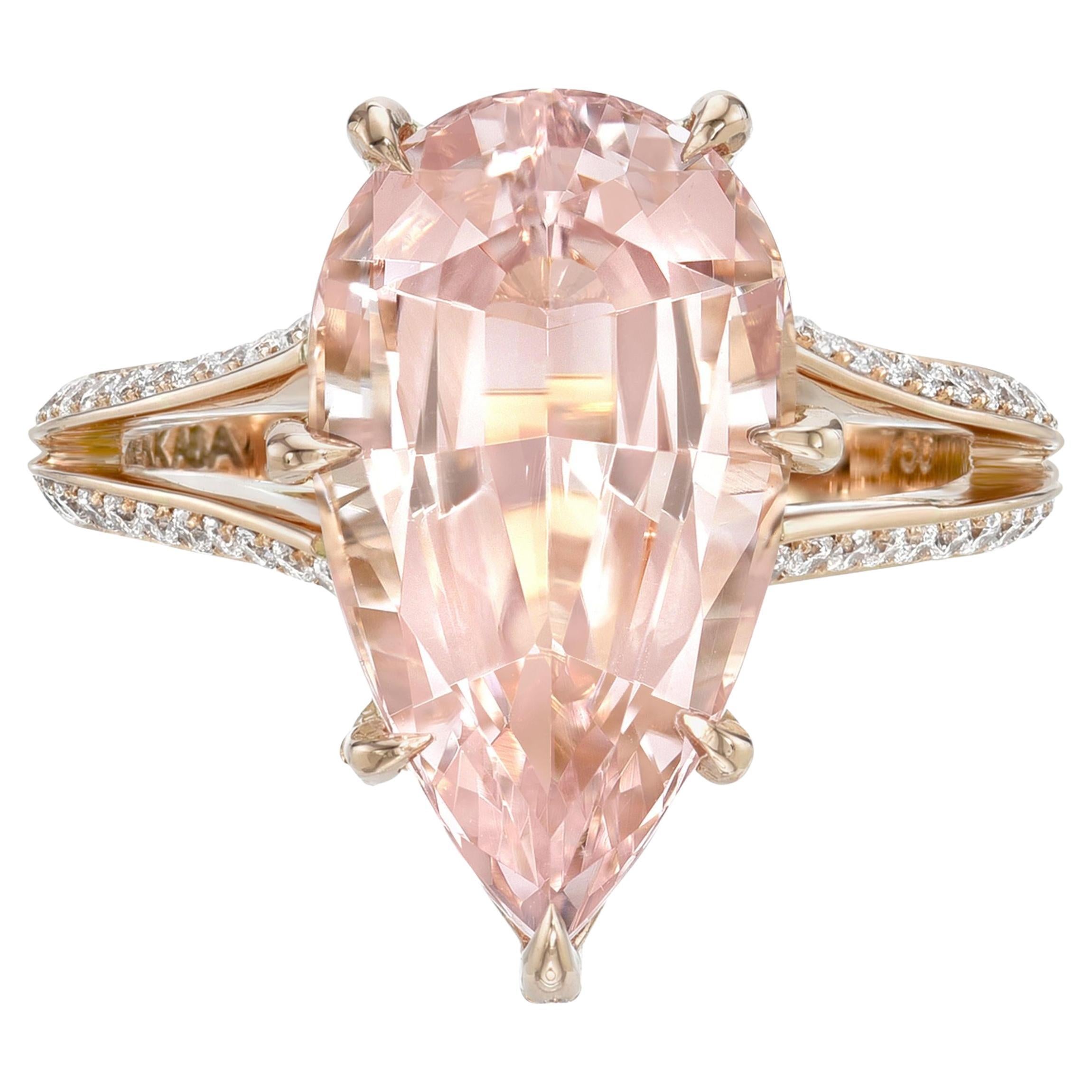 Remarquable bague en or rose ornée de Morganite et de diamants - Le cadeau de luxe par excellence