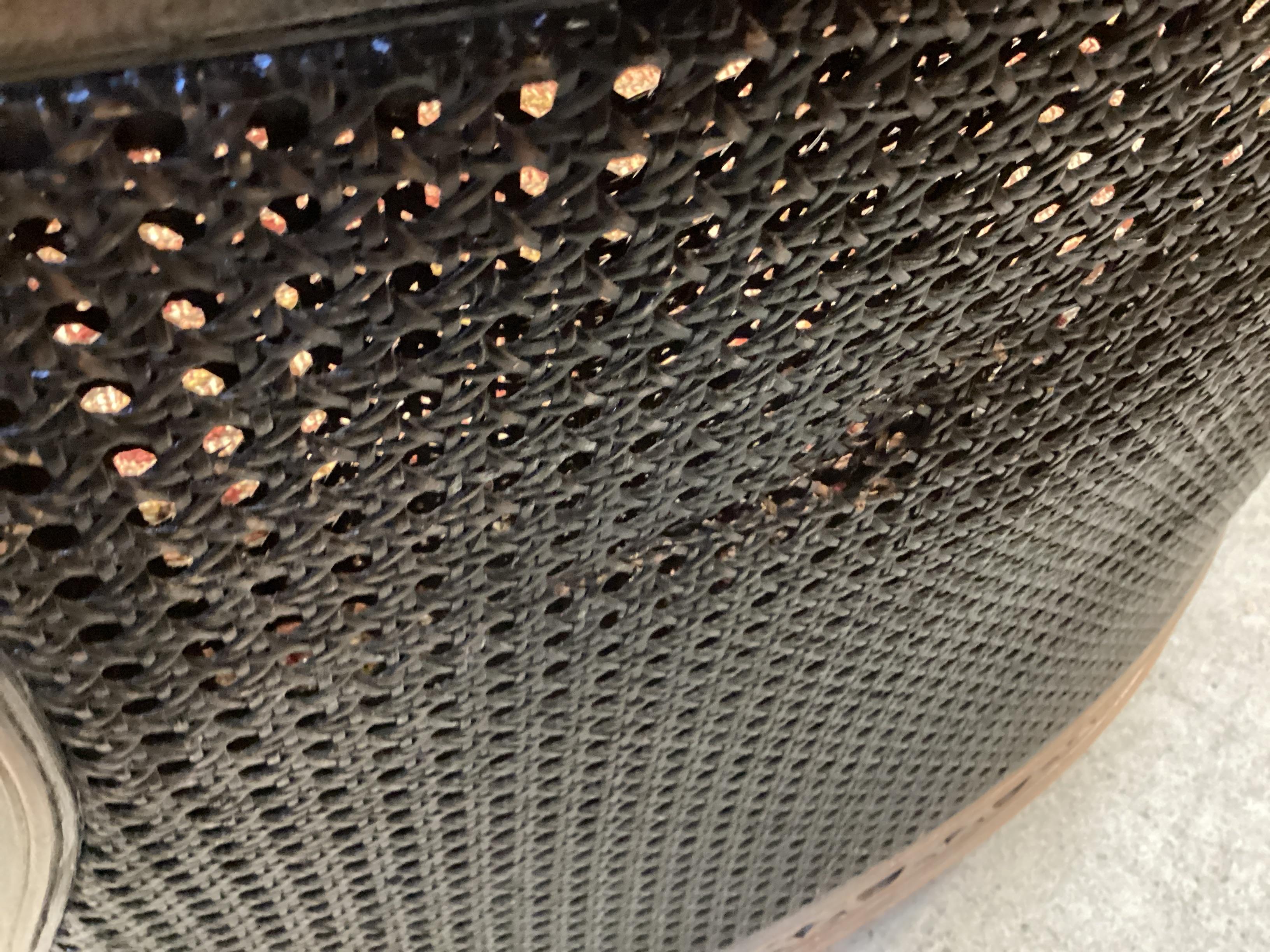 Remarquable paire de fauteuils club en rotin de style français en vente 13