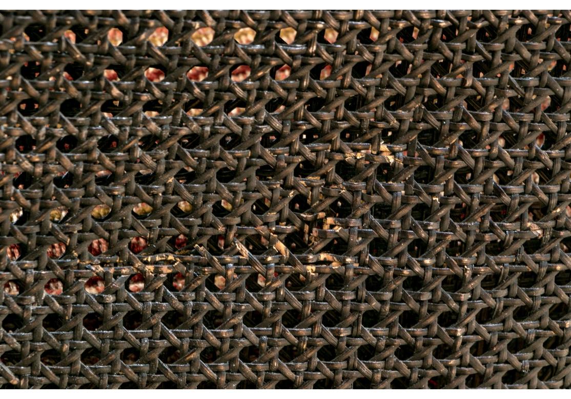 Remarquable paire de fauteuils club en rotin de style français en vente 5