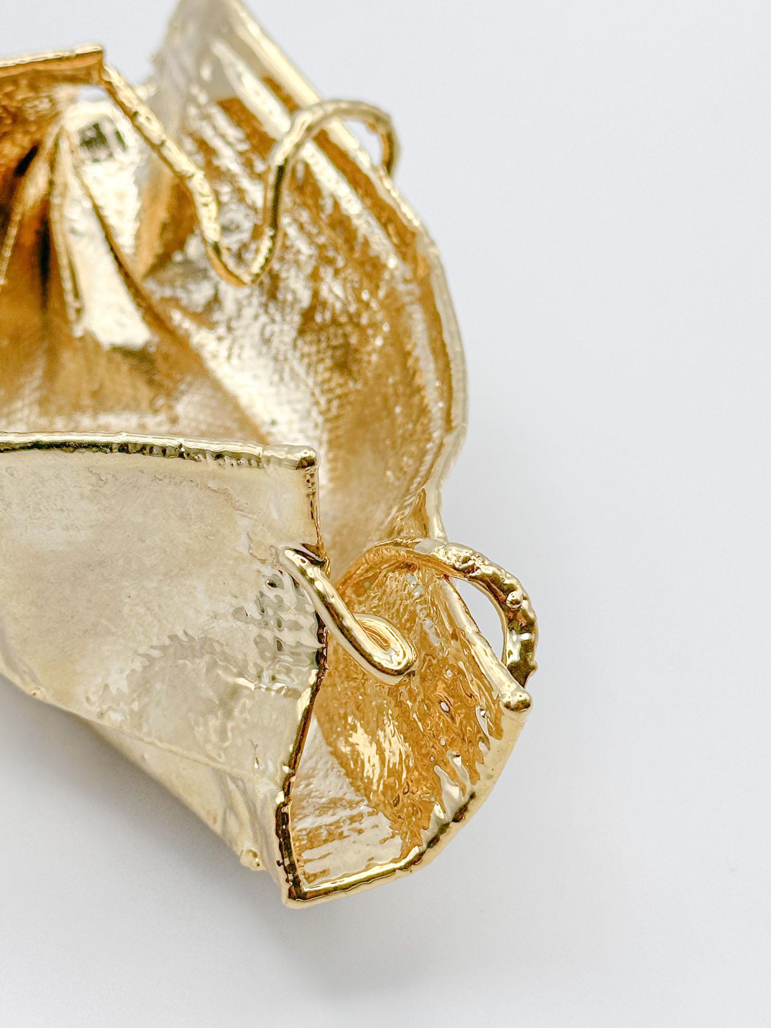 italien Remask Act 001 Gold Art Objects for Objects for Surgical Mask by Enrico Girotti en vente