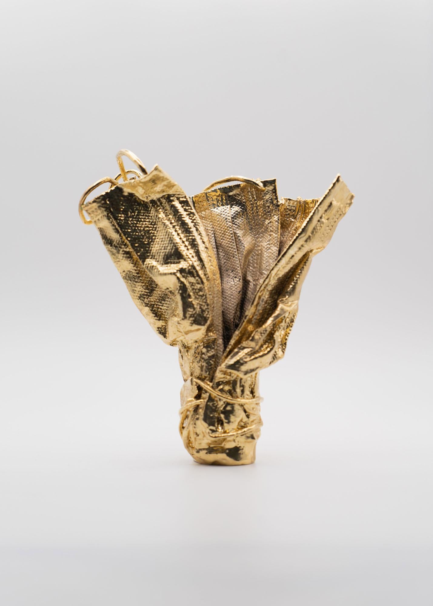 Remask Act 011 Gold Art Object Made from Surgical Mask by Enrico Girotti In New Condition For Sale In Verona, IT