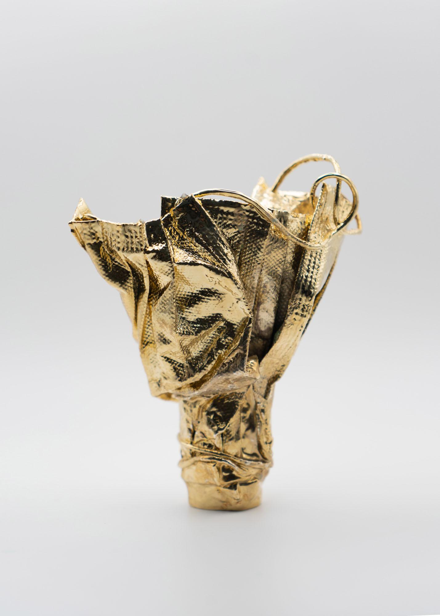 Remask Act 011 Gold-Kunstobjekt aus Surgischem Maske von Enrico Girotti, Remask im Angebot 1