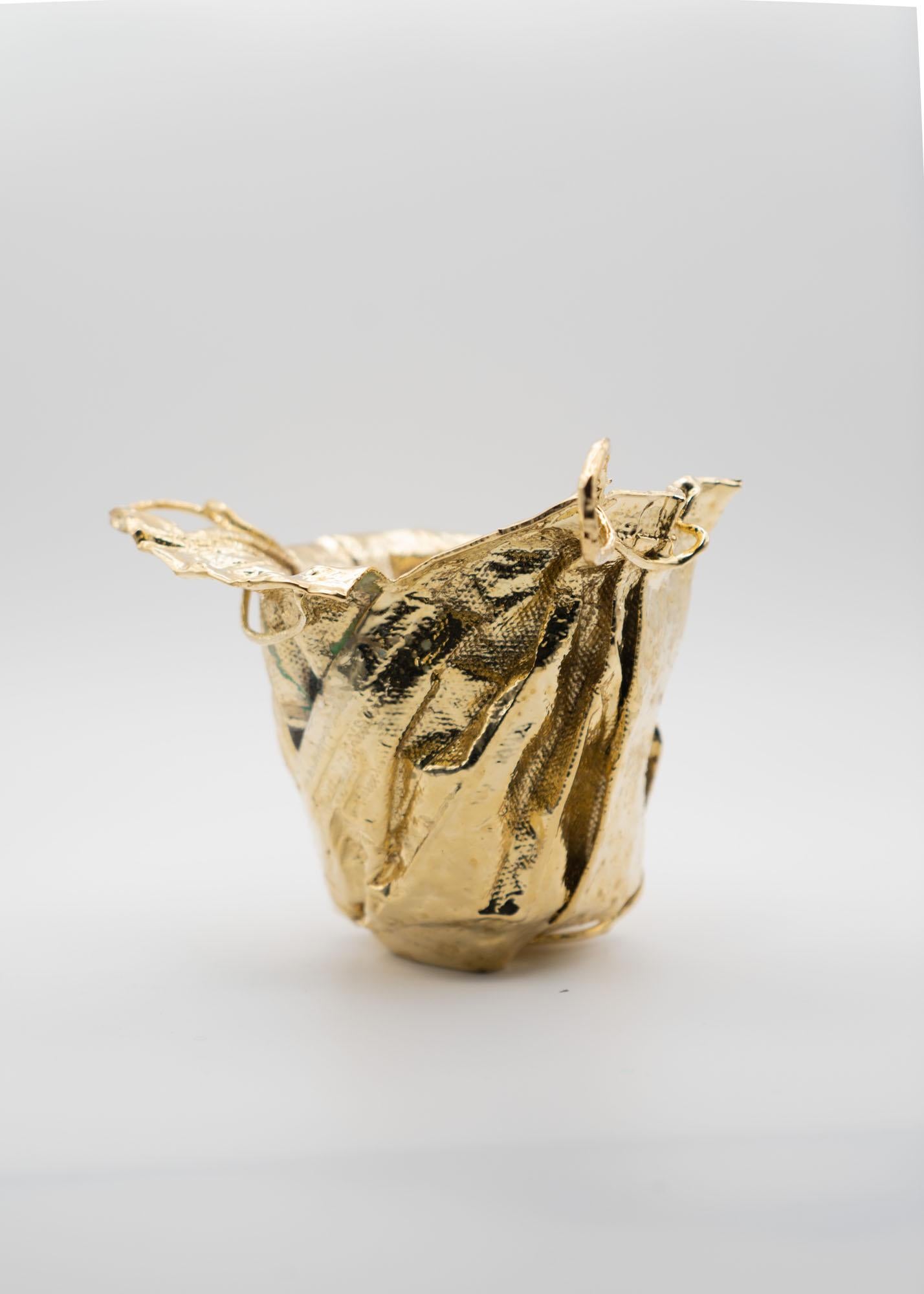 Remask Act 015 Gold-Kunstobjekt aus Surgischem Maske von Enrico Girotti, Remask (Italienisch) im Angebot