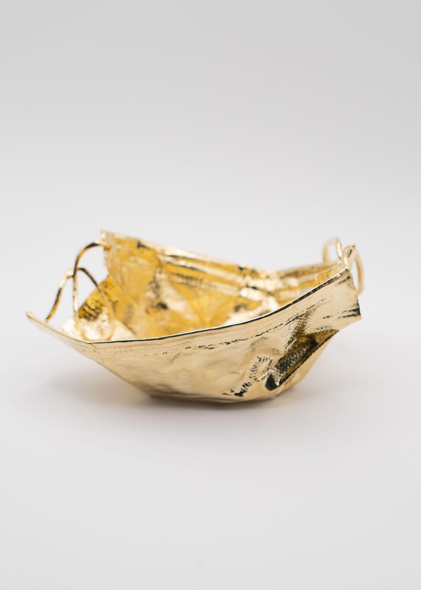 Remask Act 017 Gold Art Object Made from Surgical Mask by Enrico Girotti In New Condition For Sale In Verona, IT