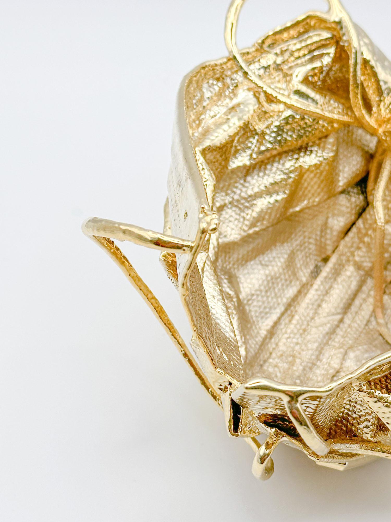 Remask Act 009 Gold Art Object Made from Surgical Mask by Enrico Girotti In New Condition For Sale In Verona, IT