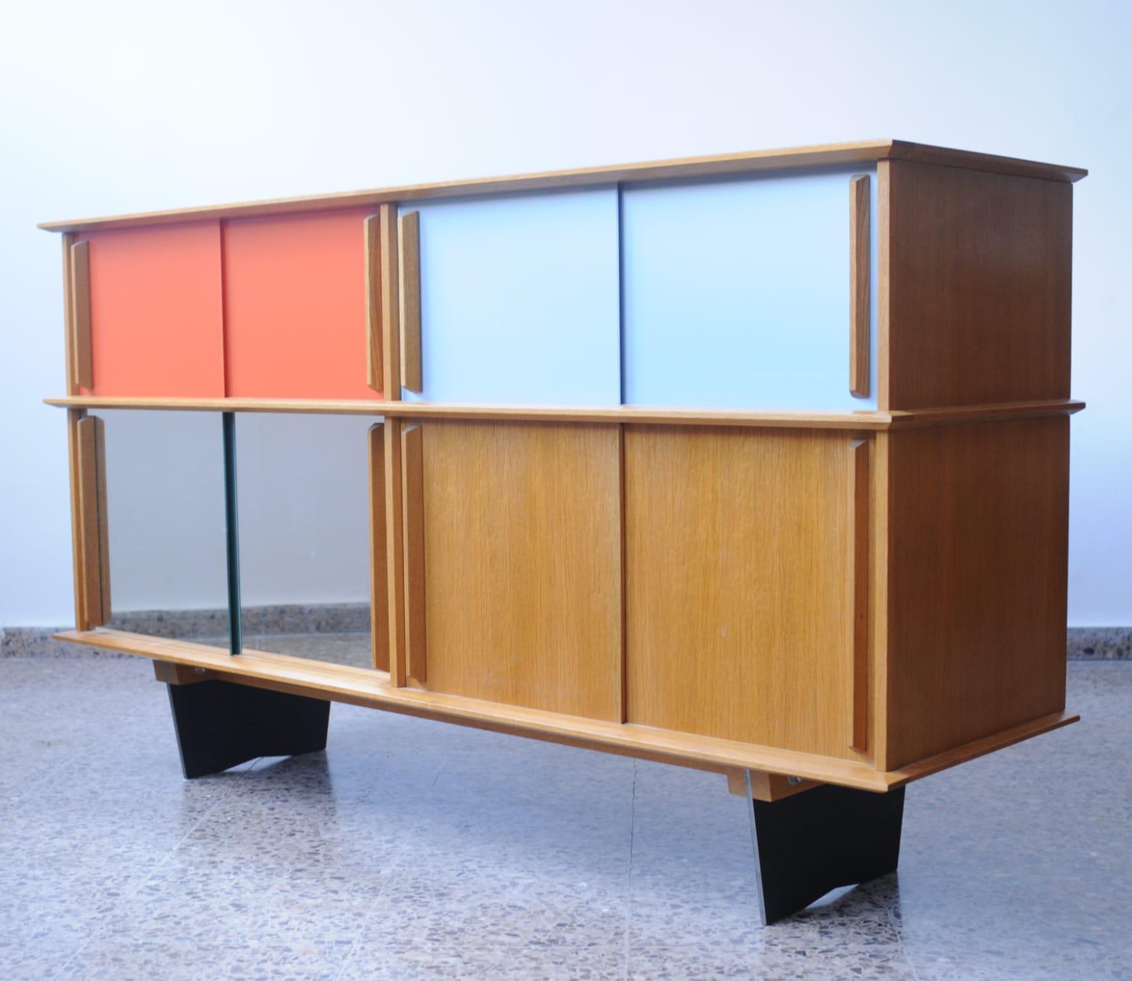 „Remember Sideboard von Philipp-Markus Pernhaupt, Eiche, Metall und Glas im Zustand „Gut“ im Angebot in PEGO, ES