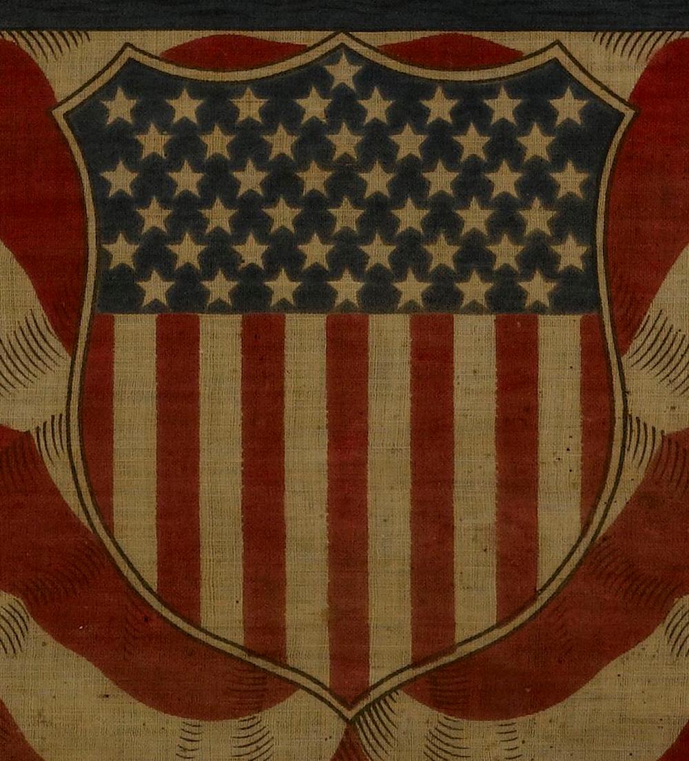 „Remember the Maine“ Erinnerungs Bandana aus dem Spanisch-Amerikanischen Krieg, spätes 19. Jahrhundert. (Baumwolle)