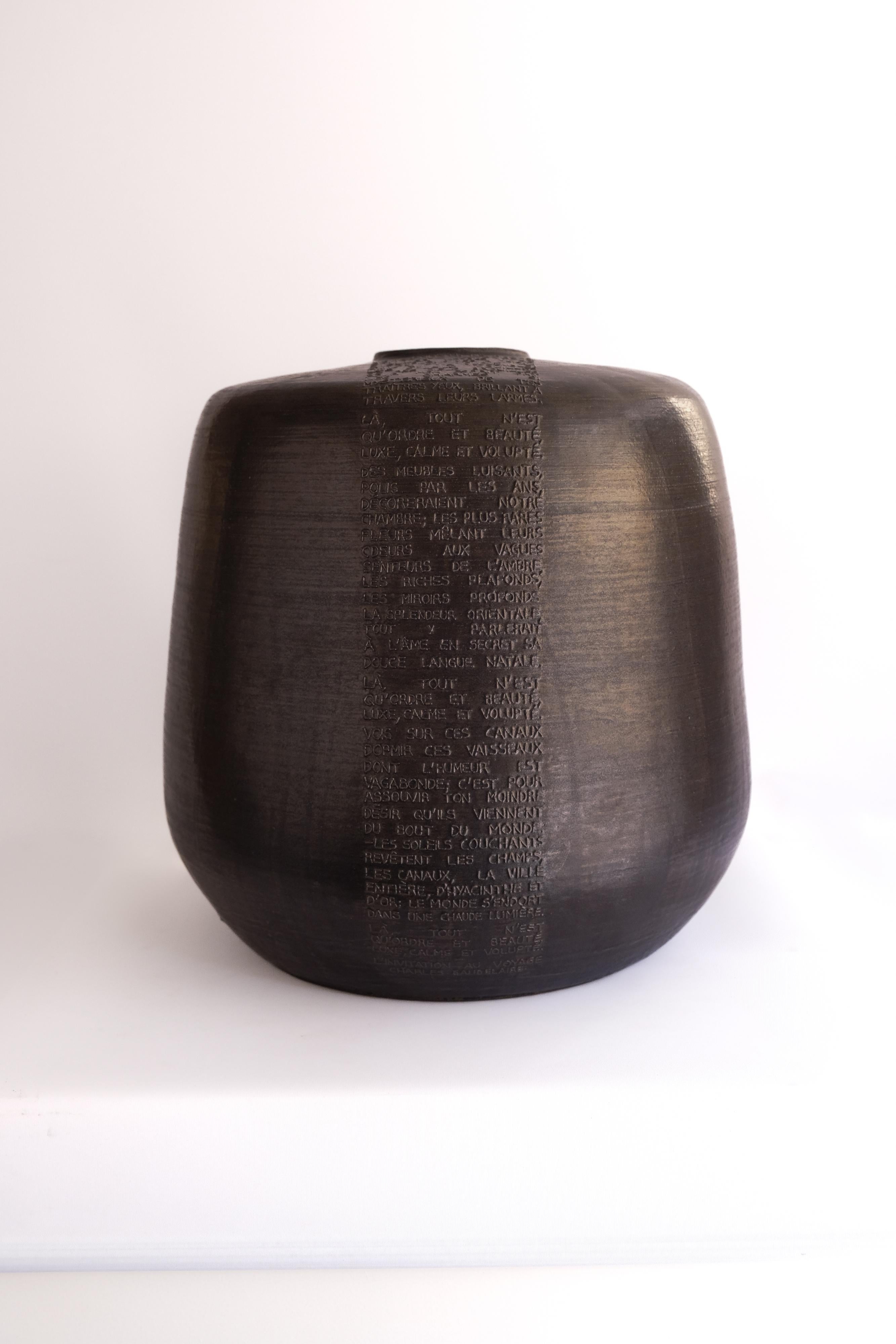 Altro Barattolo Remember Us Baudelaire 12 in gres smaltato nero di Mary Martin Ceramics in vendita