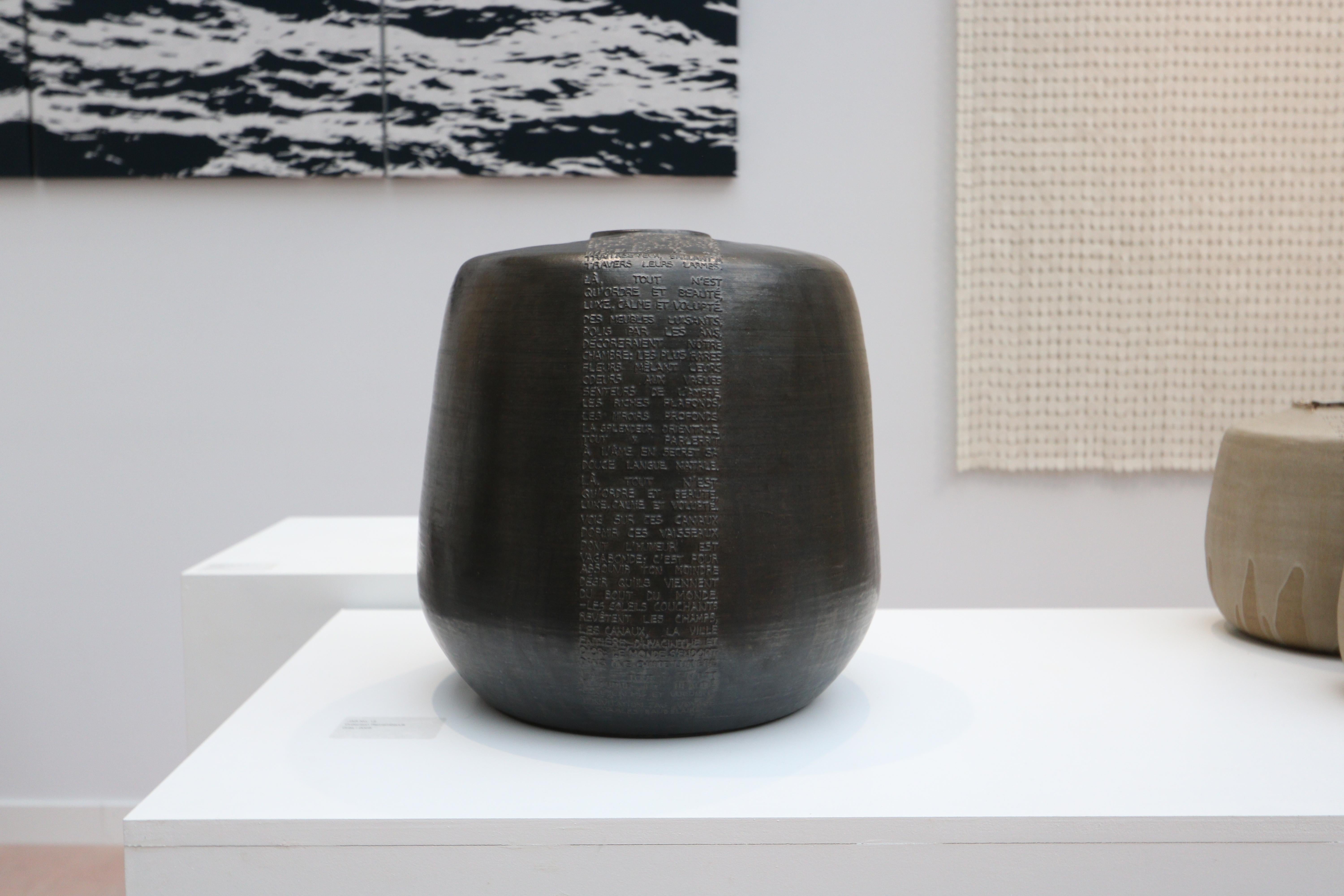 Barattolo Remember Us Baudelaire 12 in gres smaltato nero di Mary Martin Ceramics In condizioni Nuovo in vendita a Geneve, CH